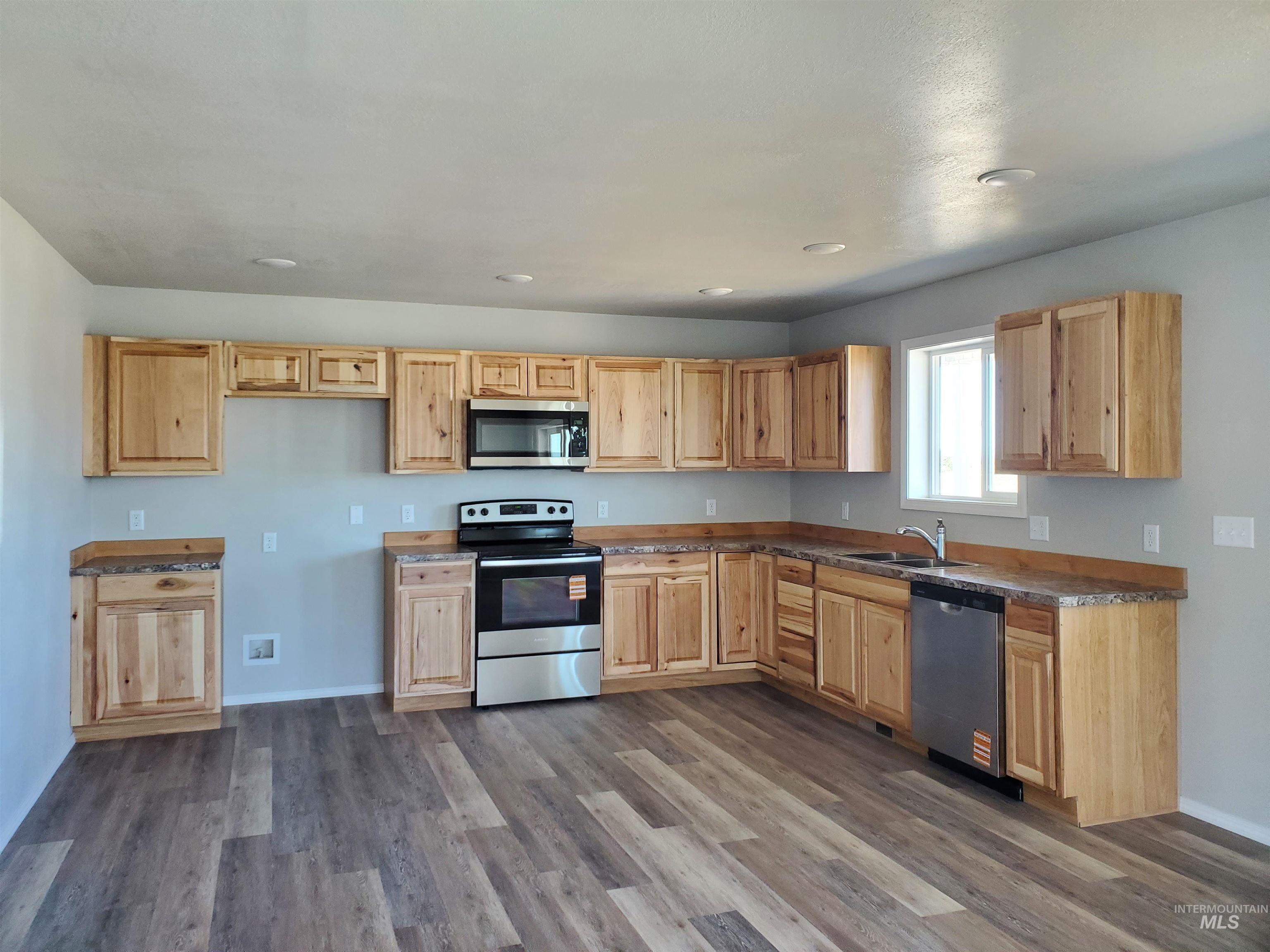 569 W 7th Ave, Wendell, Idaho 83338, 3 Bedrooms, 2 Bathrooms, Residential For Sale, Price $310,500, 98983820