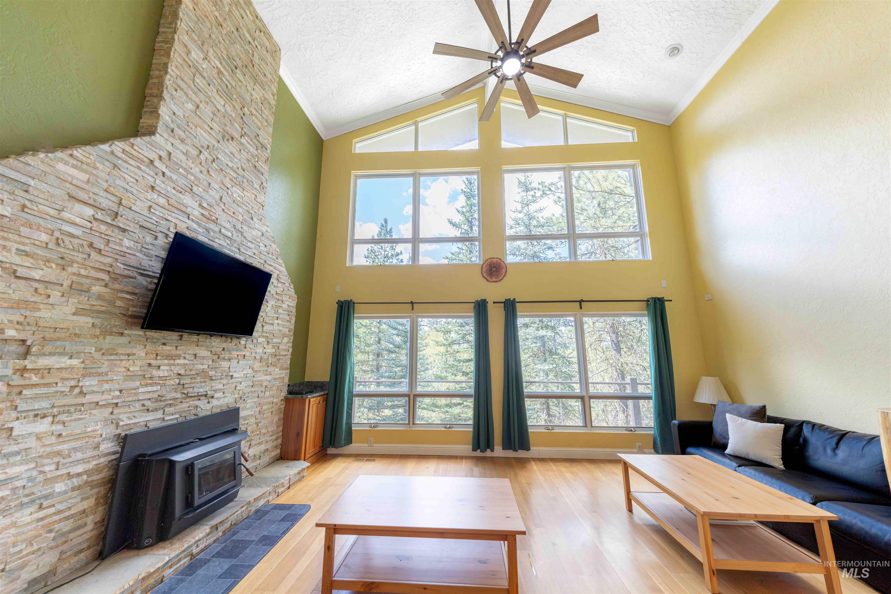 13 Brittany Lane, Garden Valley, Idaho 83622, 3 Bedrooms, 3.5 Bathrooms, Residential For Sale, Price $1,100,000, 98983827
