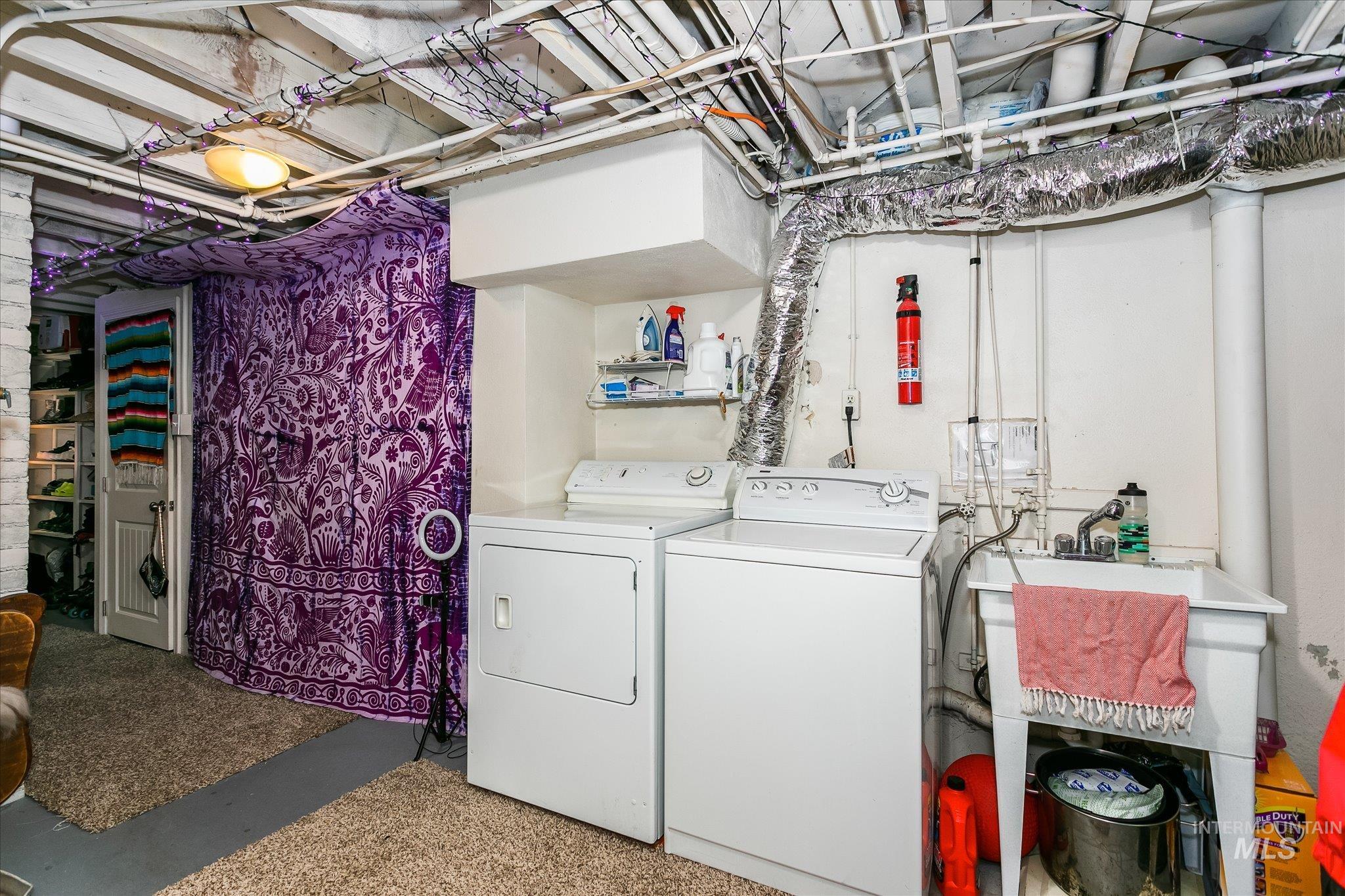 912 N 27th Street, Boise, Idaho 83702, 2 Bedrooms, 2 Bathrooms, Residential Income For Sale, Price $808,000,MLS 98983828