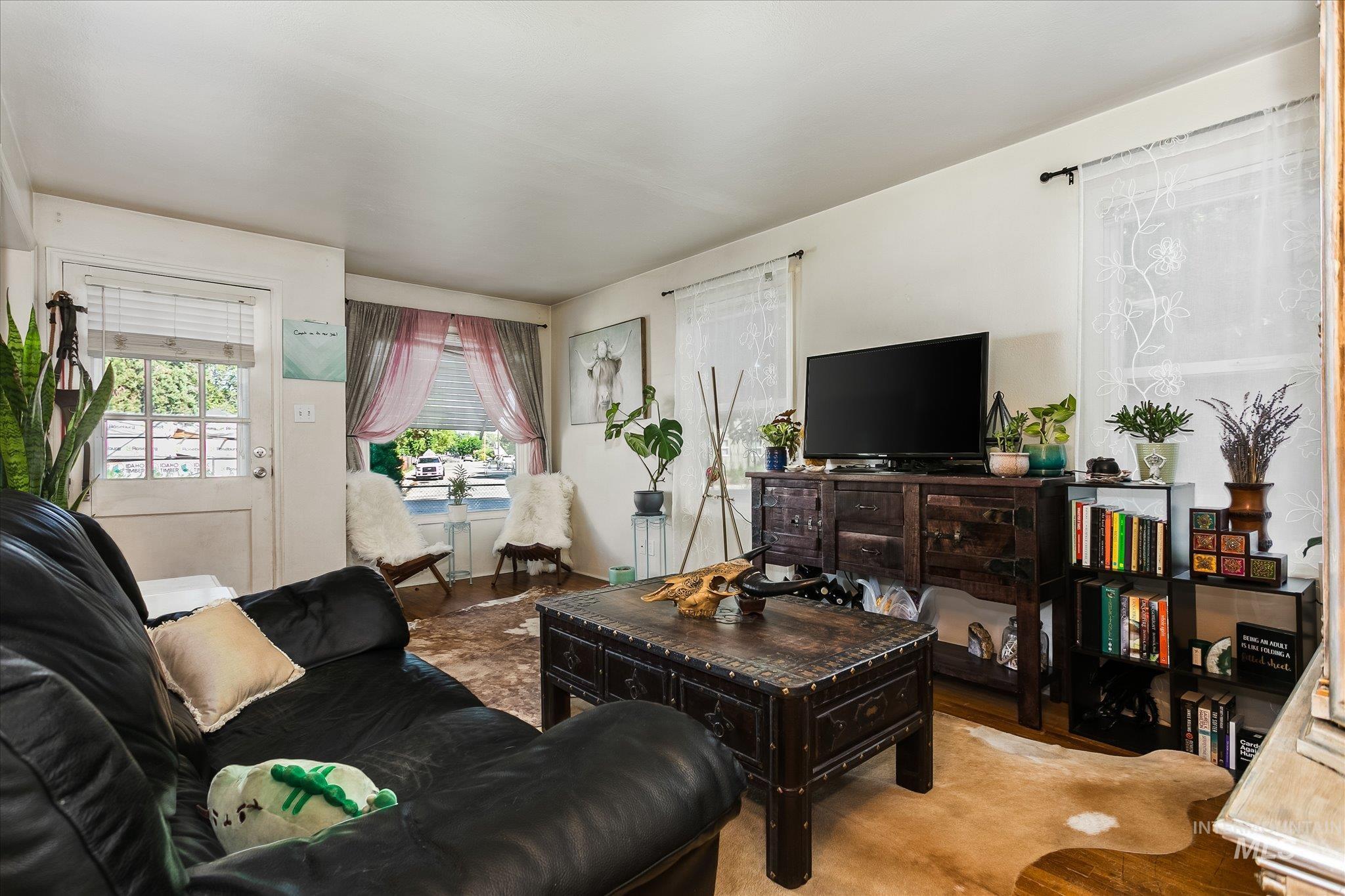 912 N 27th Street, Boise, Idaho 83702, 2 Bedrooms, 2 Bathrooms, Residential Income For Sale, Price $808,000,MLS 98983828