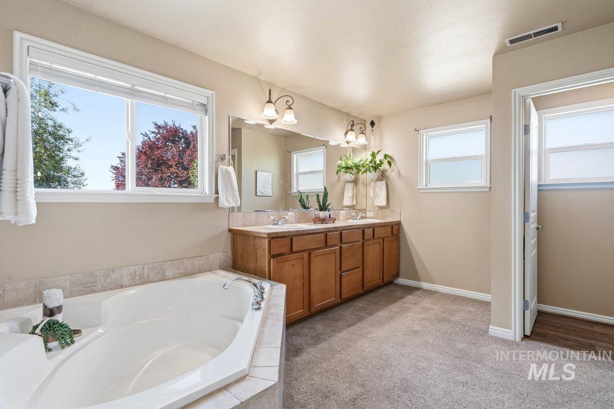 1005 E Washakie Street, Meridian, Idaho 83646, 4 Bedrooms, 2.5 Bathrooms, Residential For Sale, Price $596,000, 98983831