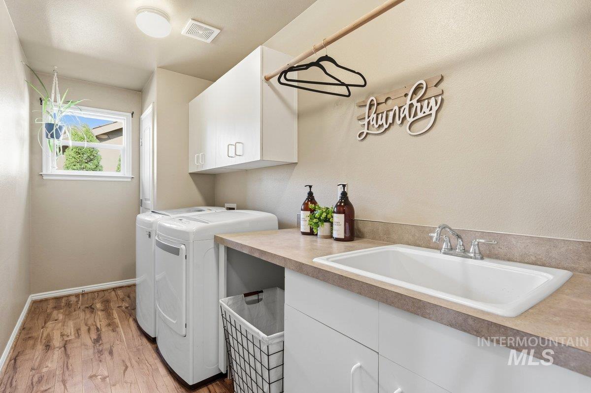 1005 E Washakie Street, Meridian, Idaho 83646, 4 Bedrooms, 2.5 Bathrooms, Residential For Sale, Price $596,000, 98983831