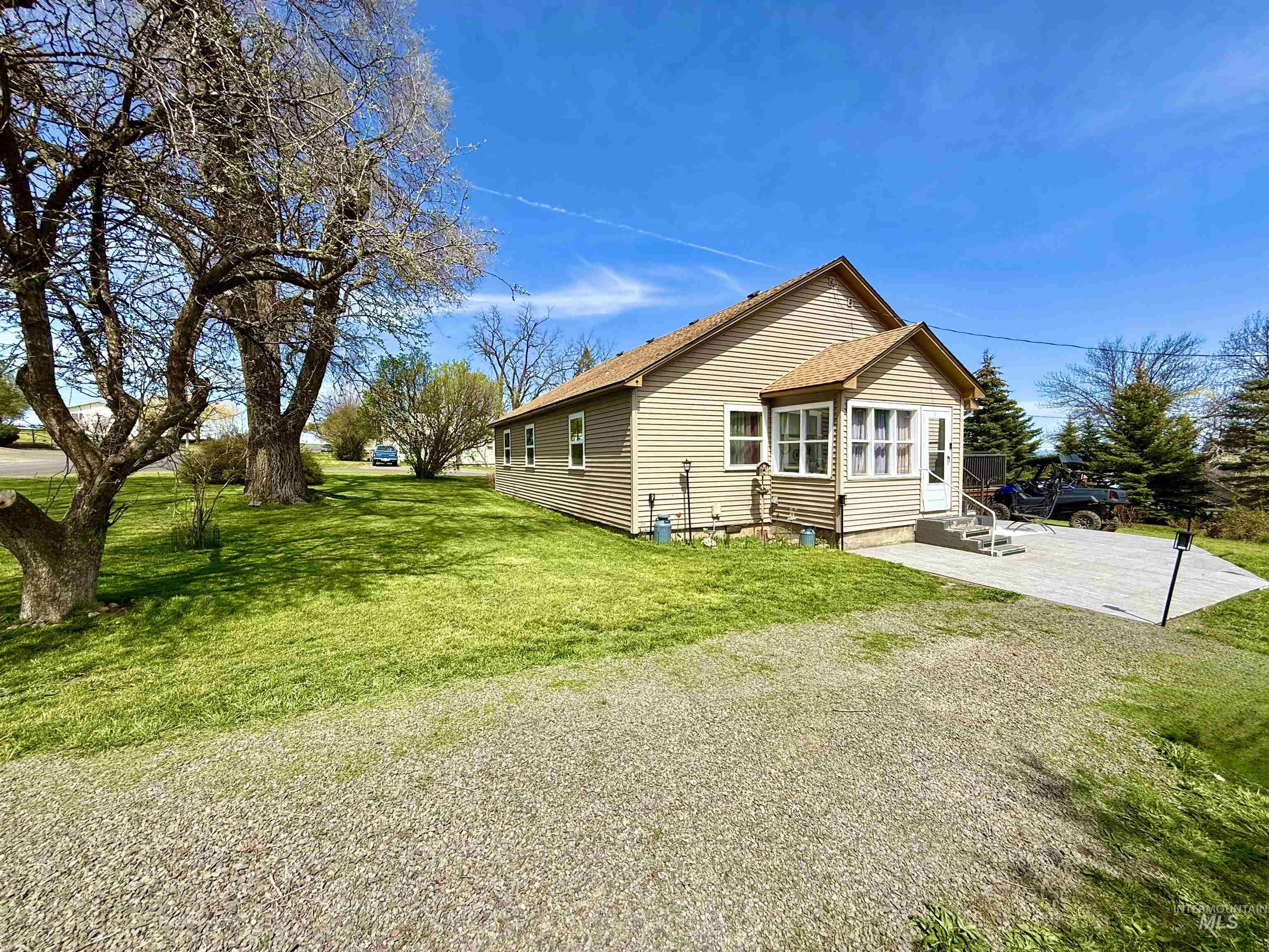 910 2nd Ave, Nezperce, Idaho 83543, 3 Bedrooms, 1 Bathroom, Residential For Sale, Price $220,000, 98983836