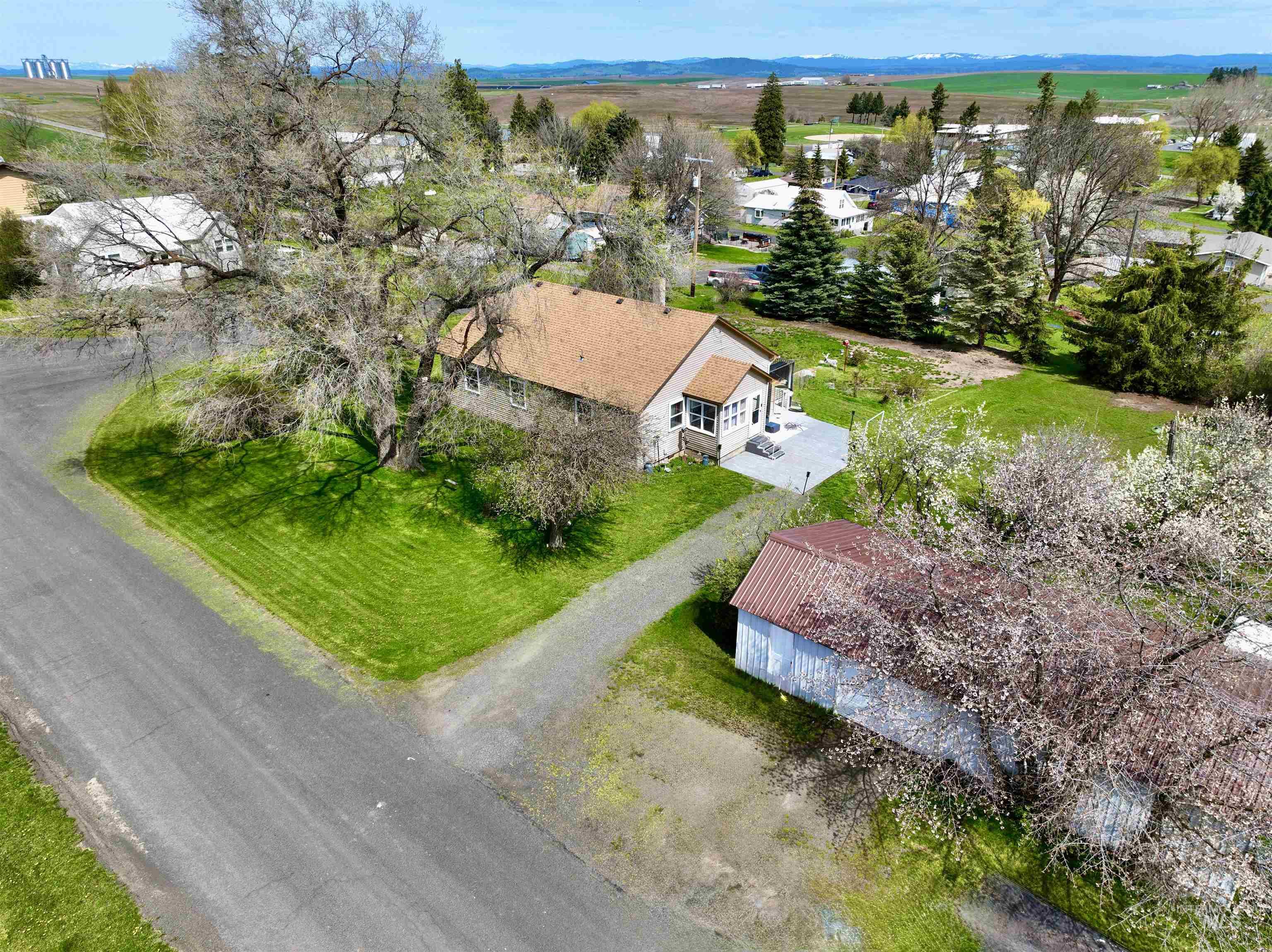 910 2nd Ave, Nezperce, Idaho 83543, 3 Bedrooms, 1 Bathroom, Residential For Sale, Price $220,000, 98983836