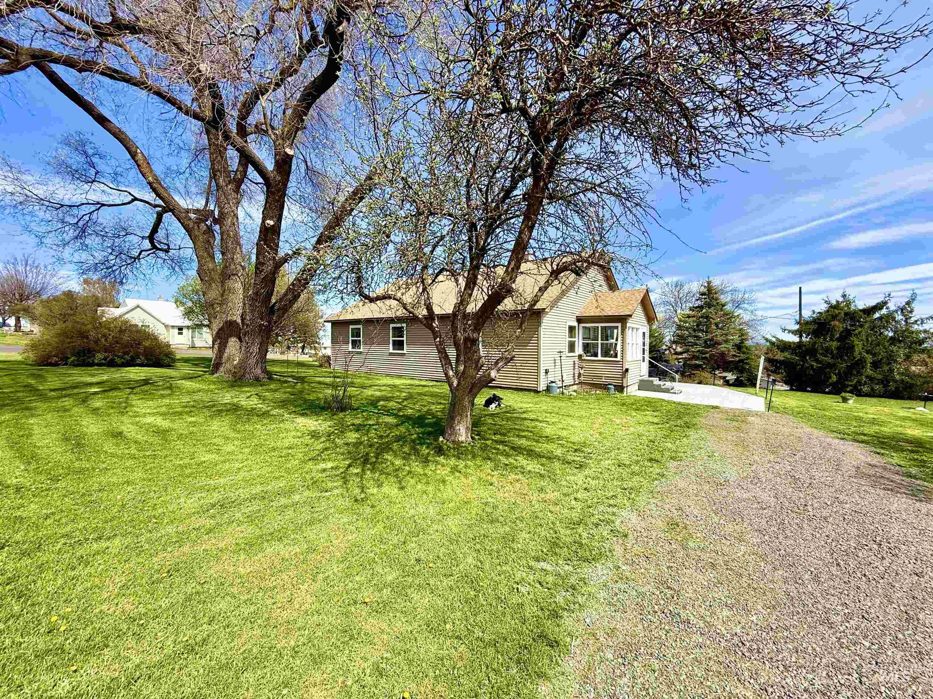 910 2nd Ave, Nezperce, Idaho 83543, 3 Bedrooms, 1 Bathroom, Residential For Sale, Price $220,000, 98983836
