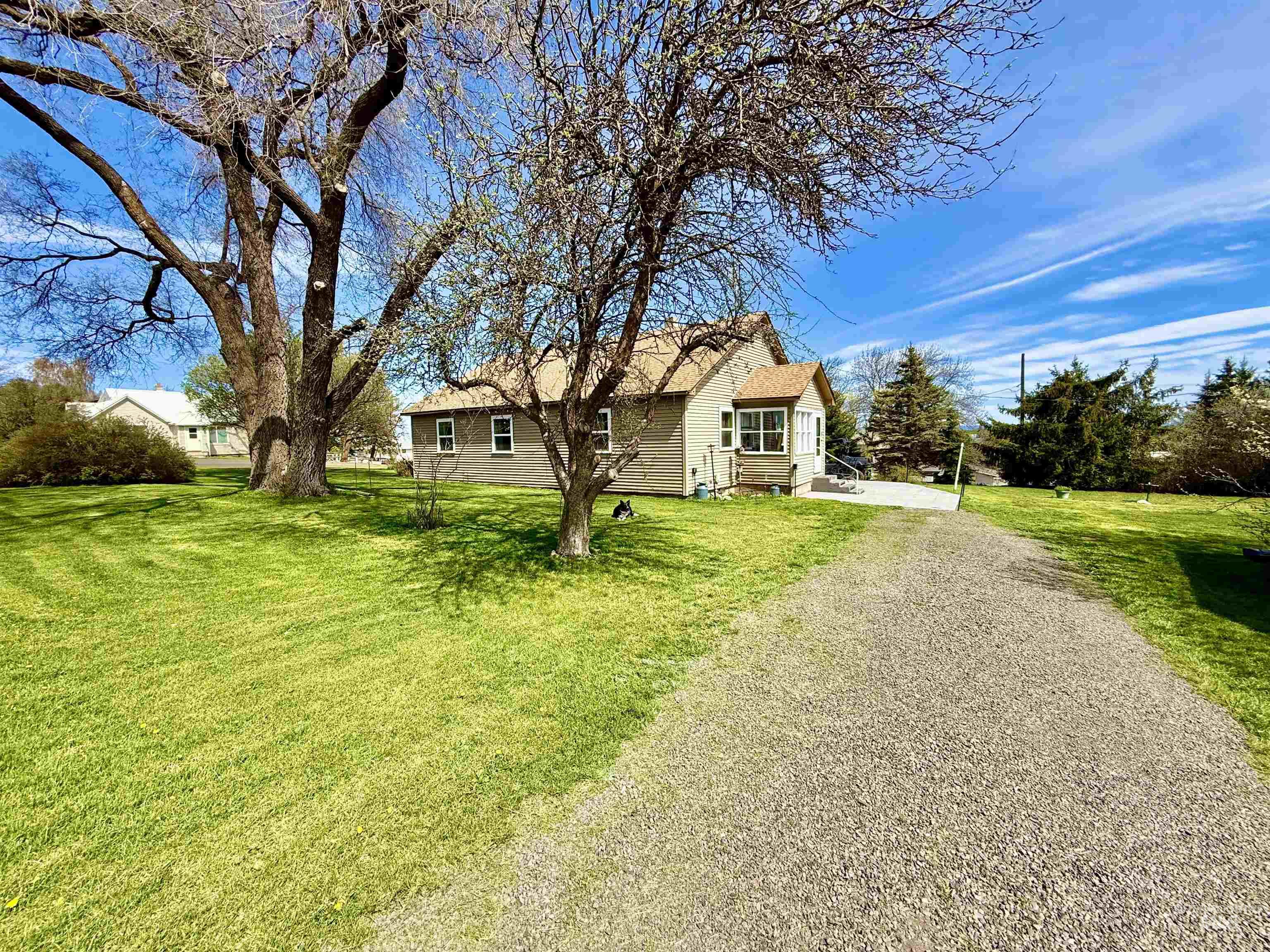 910 2nd Ave, Nezperce, Idaho 83543, 3 Bedrooms, 1 Bathroom, Residential For Sale, Price $220,000, 98983836