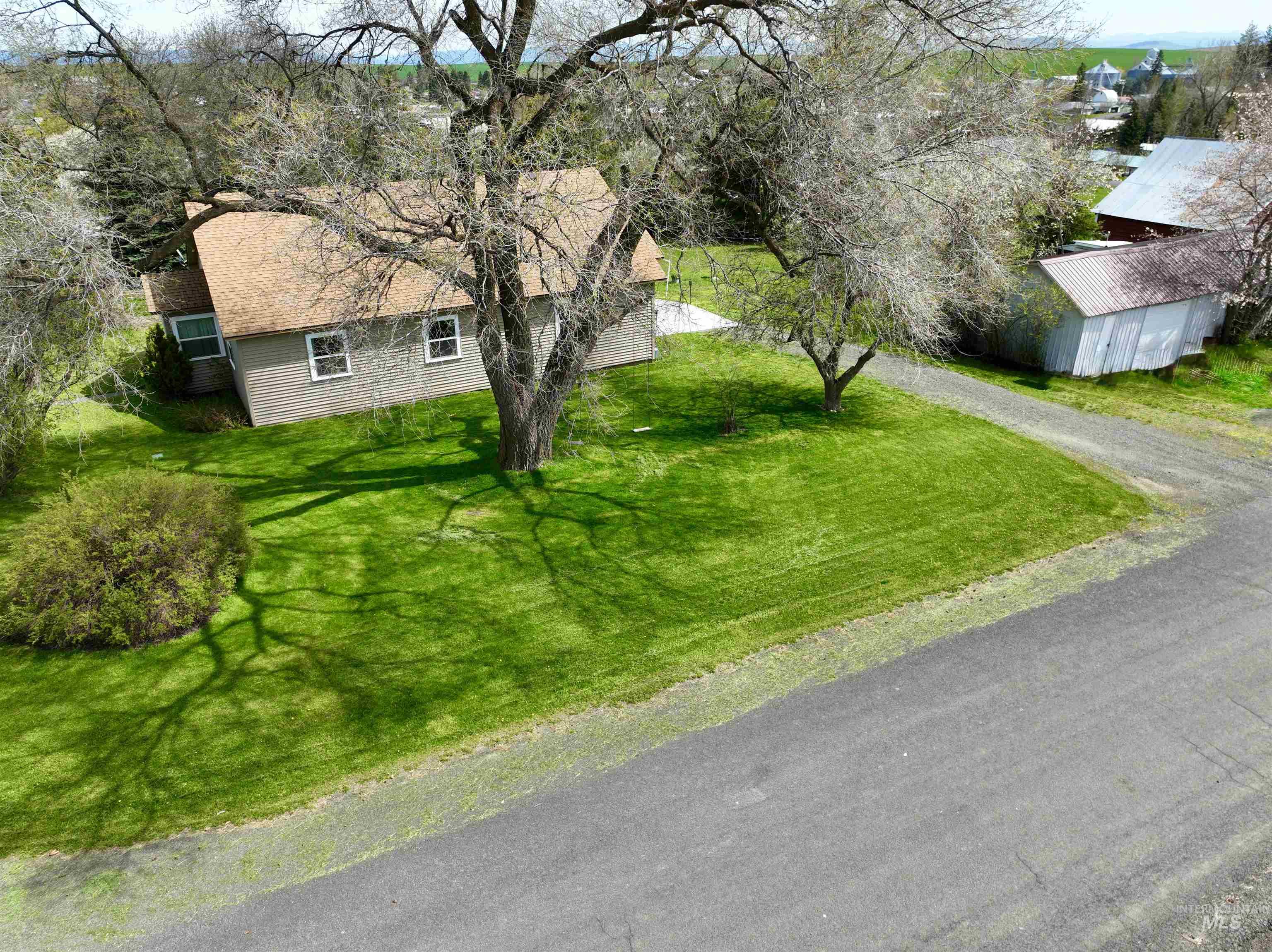 910 2nd Ave, Nezperce, Idaho 83543, 3 Bedrooms, 1 Bathroom, Residential For Sale, Price $220,000, 98983836