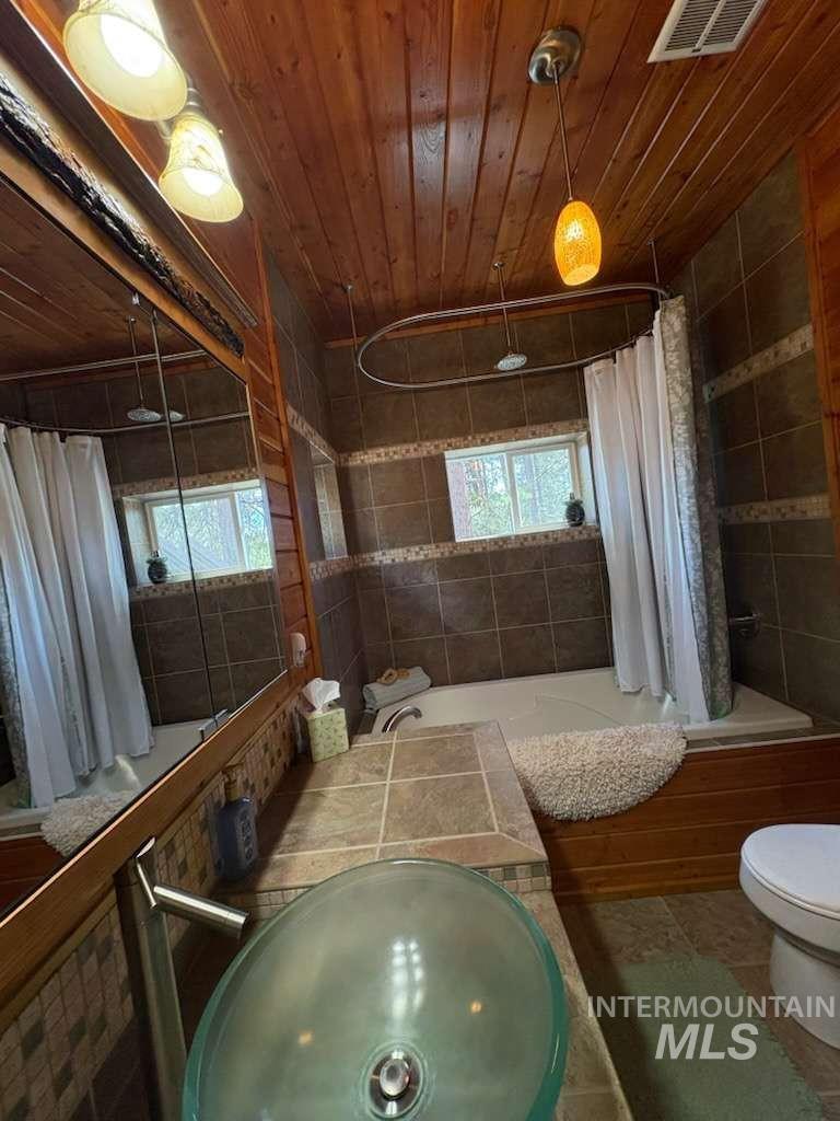 545 Blaine Way, Placerville, Idaho 83666, 2 Bedrooms, 1 Bathroom, Residential For Sale, Price $410,000, 98983838