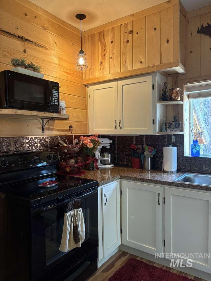 545 Blaine Way, Placerville, Idaho 83666, 2 Bedrooms, 1 Bathroom, Residential For Sale, Price $410,000, 98983838