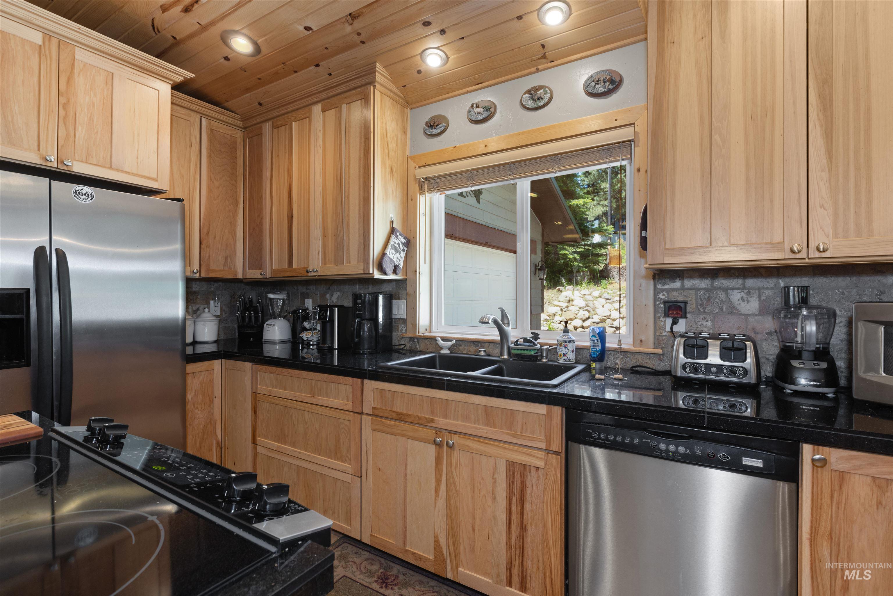 1 Miller Ln, Cascade, Idaho 83611-1500, 3 Bedrooms, 2 Bathrooms, Residential For Sale, Price $849,900, 98983841