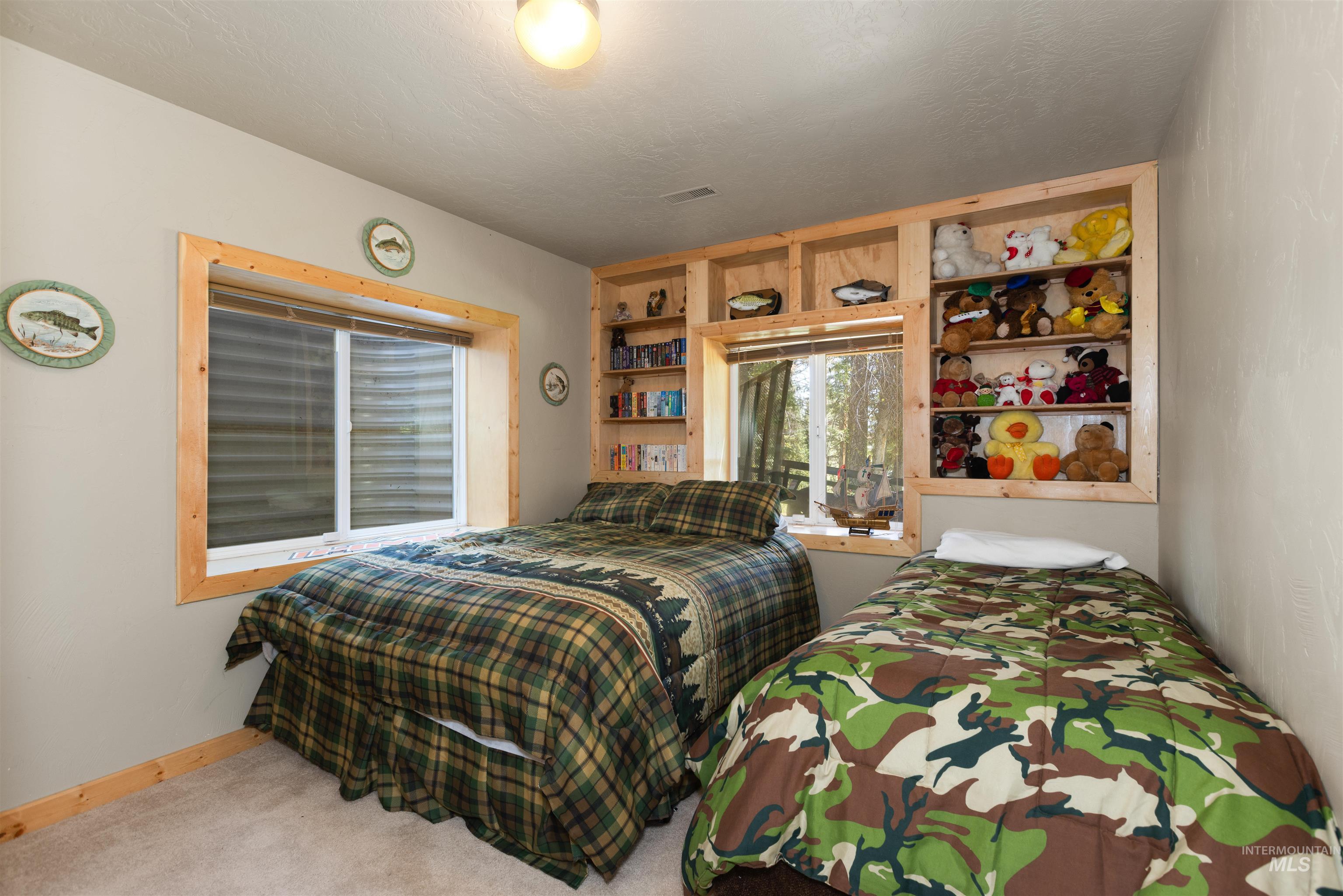 1 Miller Ln, Cascade, Idaho 83611-1500, 3 Bedrooms, 2 Bathrooms, Residential For Sale, Price $849,900, 98983841