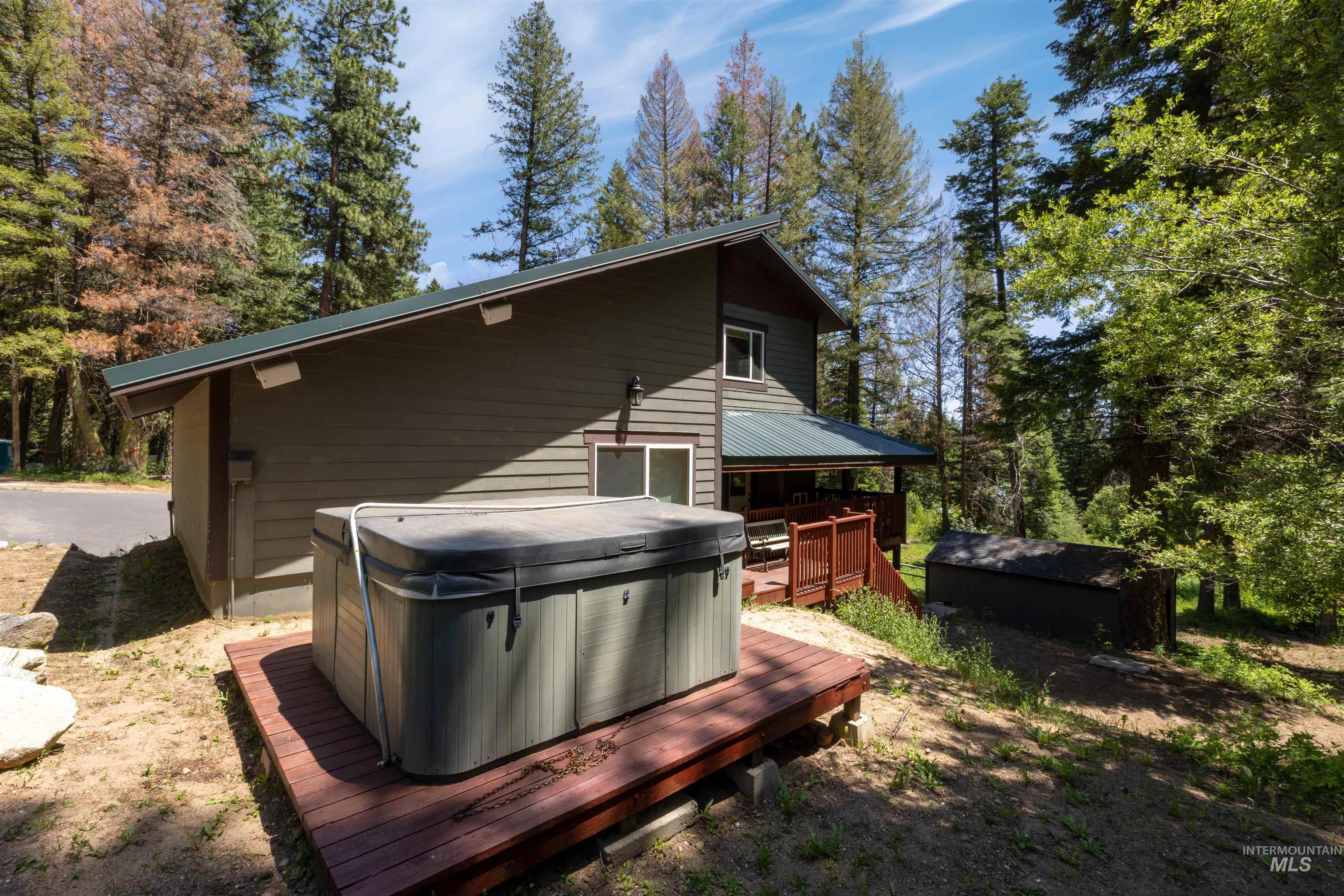 1 Miller Ln, Cascade, Idaho 83611-1500, 3 Bedrooms, 2 Bathrooms, Residential For Sale, Price $849,900, 98983841