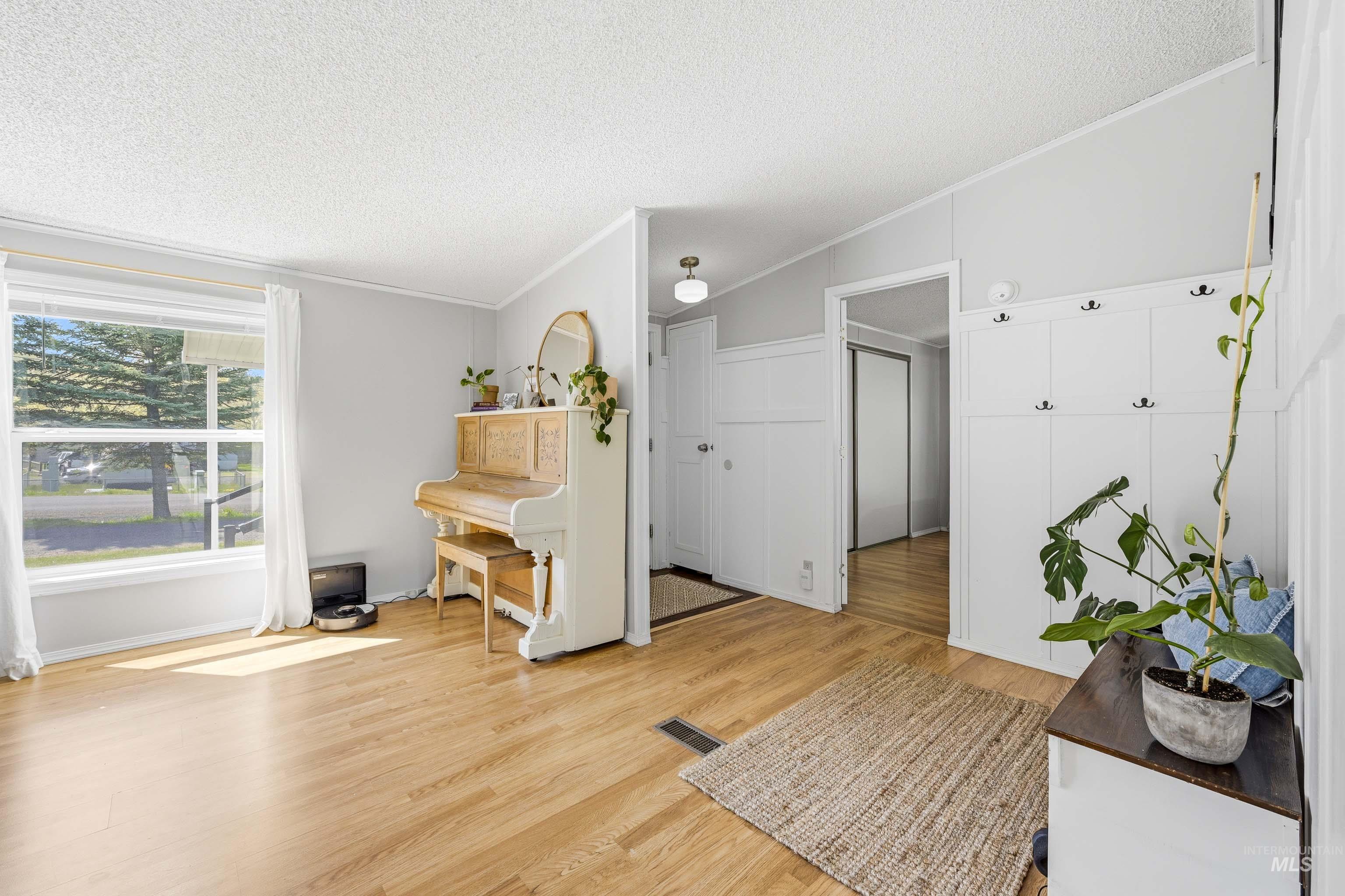 1020 Eid Rd #6, Moscow, Idaho 83843, 3 Bedrooms, 2 Bathrooms, Residential For Sale, Price $135,000,MLS 98983843