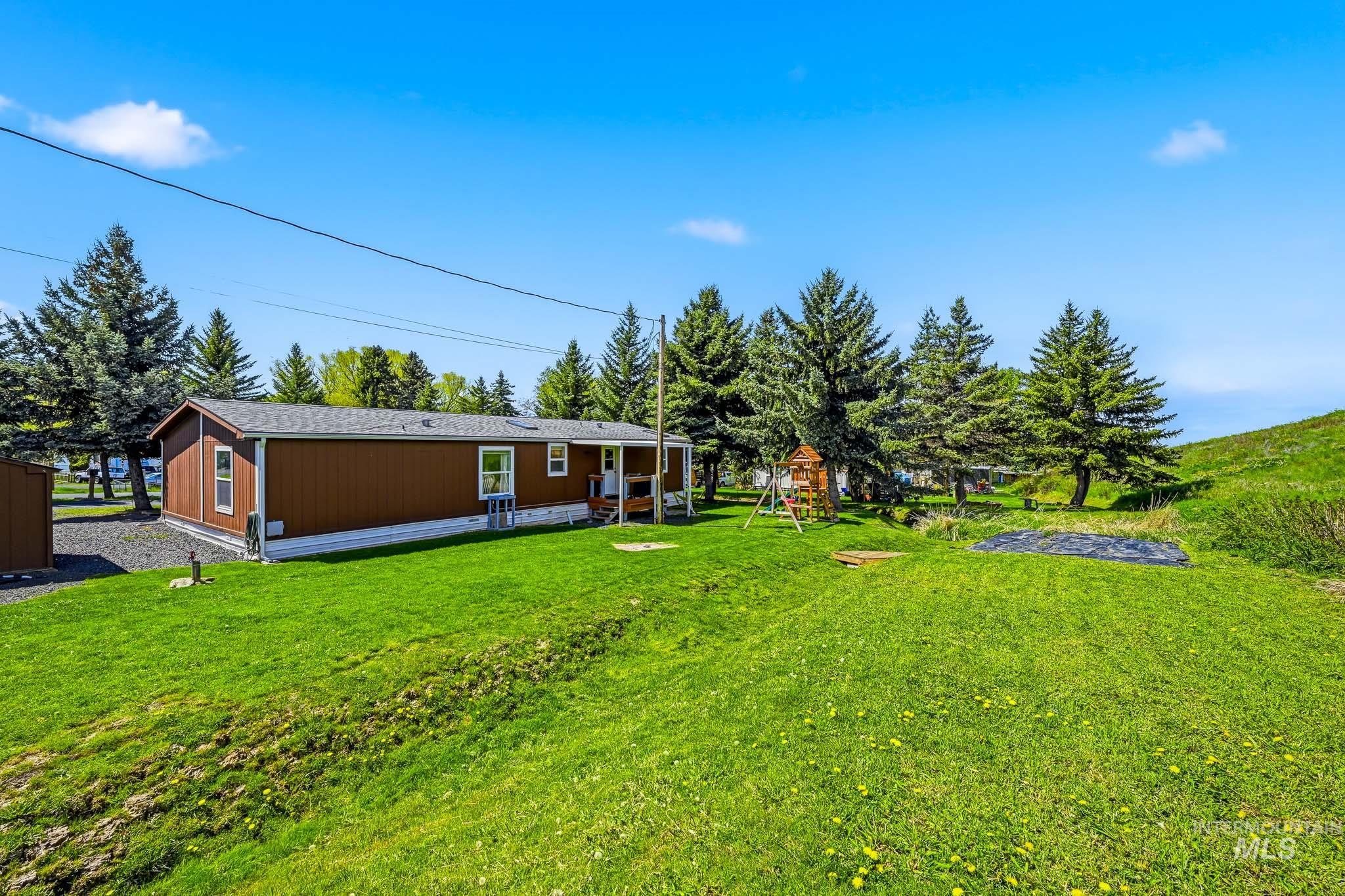 1020 Eid Rd #6, Moscow, Idaho 83843, 3 Bedrooms, 2 Bathrooms, Residential For Sale, Price $135,000,MLS 98983843