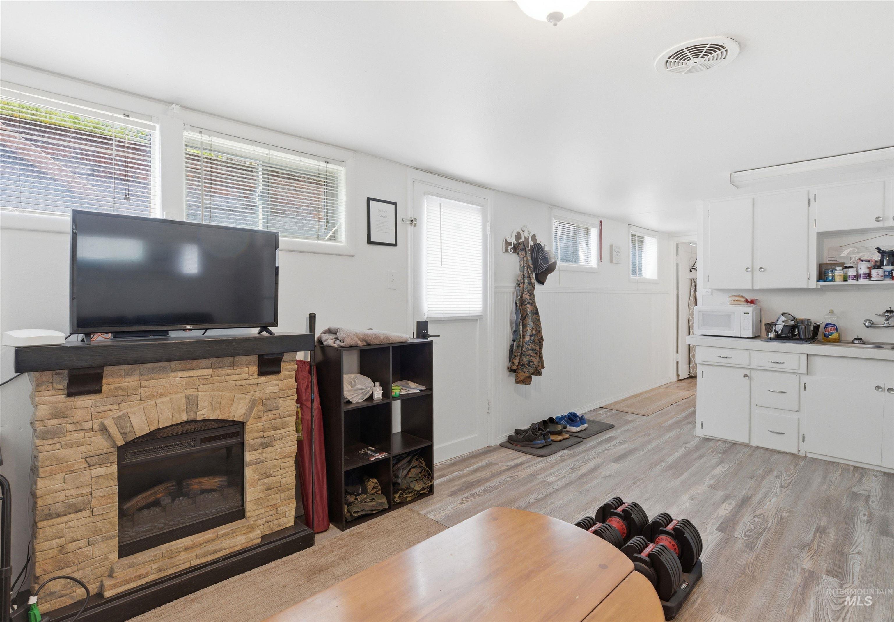 722 3rd St, Lewiston, Idaho 83501, 2 Bedrooms, 1 Bathroom, Residential Income For Sale, Price $485,000,MLS 98983845