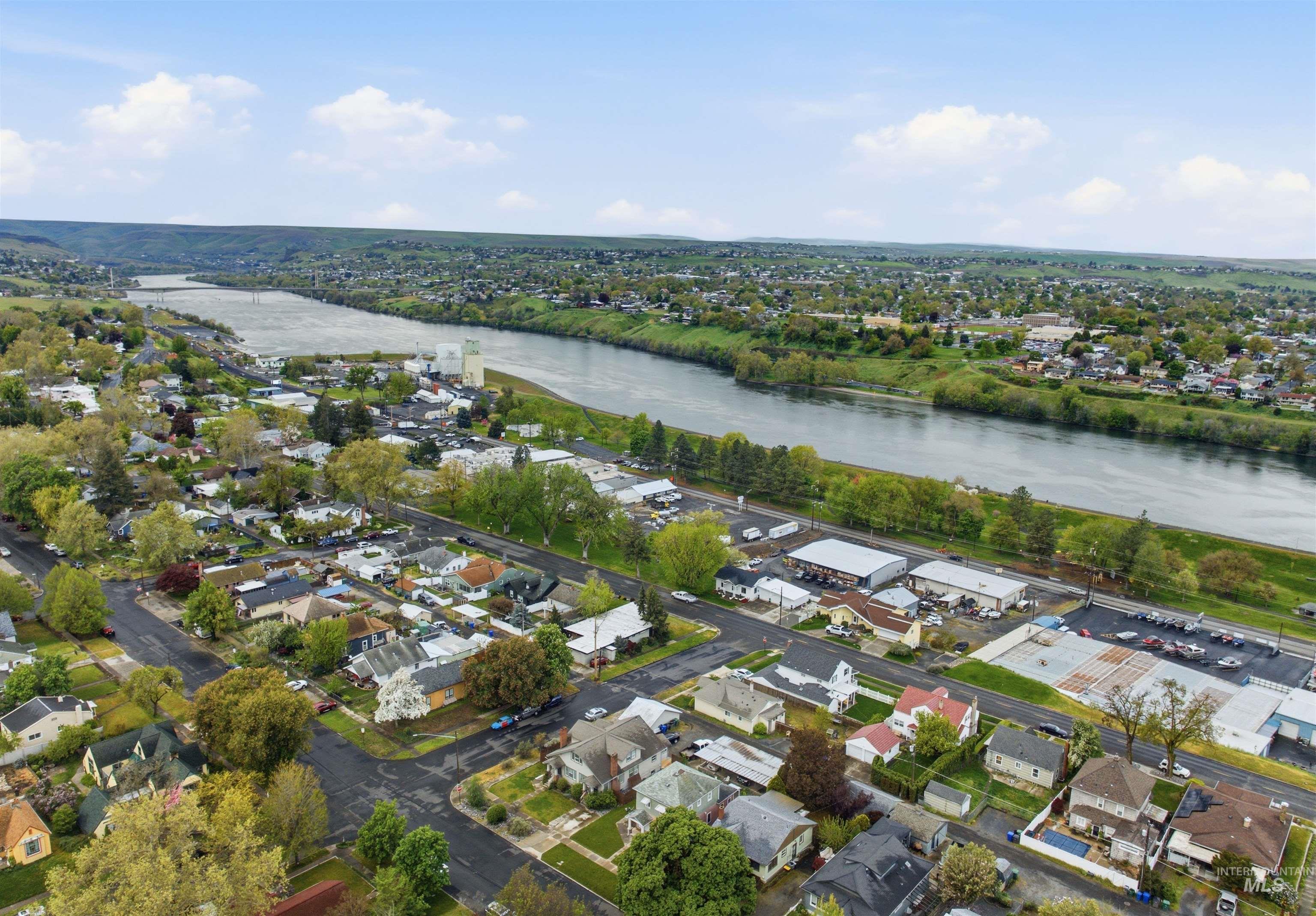 722 3rd St, Lewiston, Idaho 83501, 2 Bedrooms, 1 Bathroom, Residential Income For Sale, Price $485,000,MLS 98983845