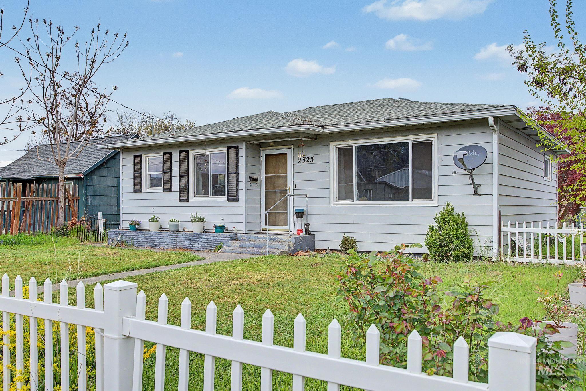 2325 8th Avenue, Lewiston, Idaho 83501, 3 Bedrooms, 1.5 Bathrooms, Residential For Sale, Price $325,000, 98983848