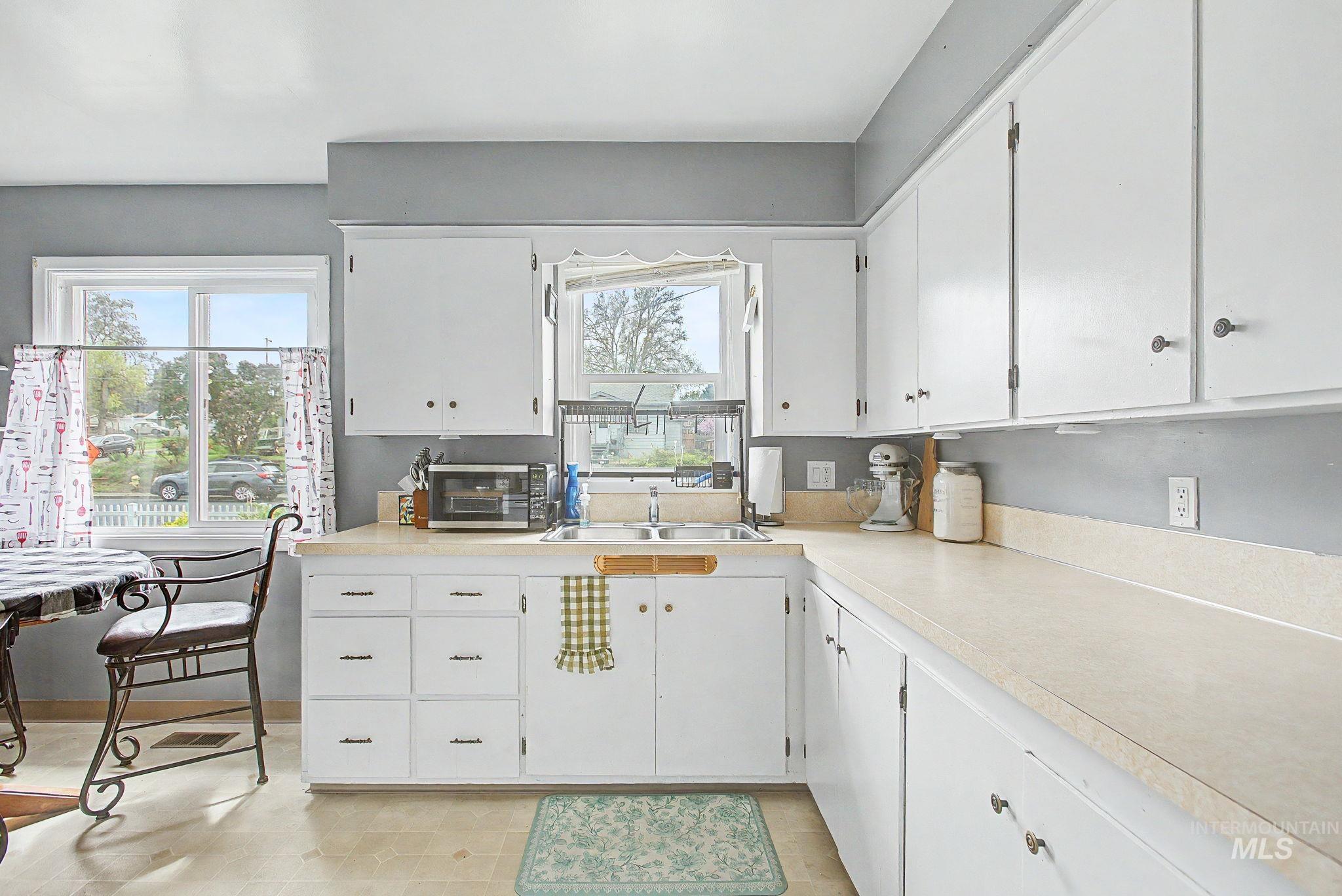 2325 8th Avenue, Lewiston, Idaho 83501, 3 Bedrooms, 1.5 Bathrooms, Residential For Sale, Price $325,000, 98983848