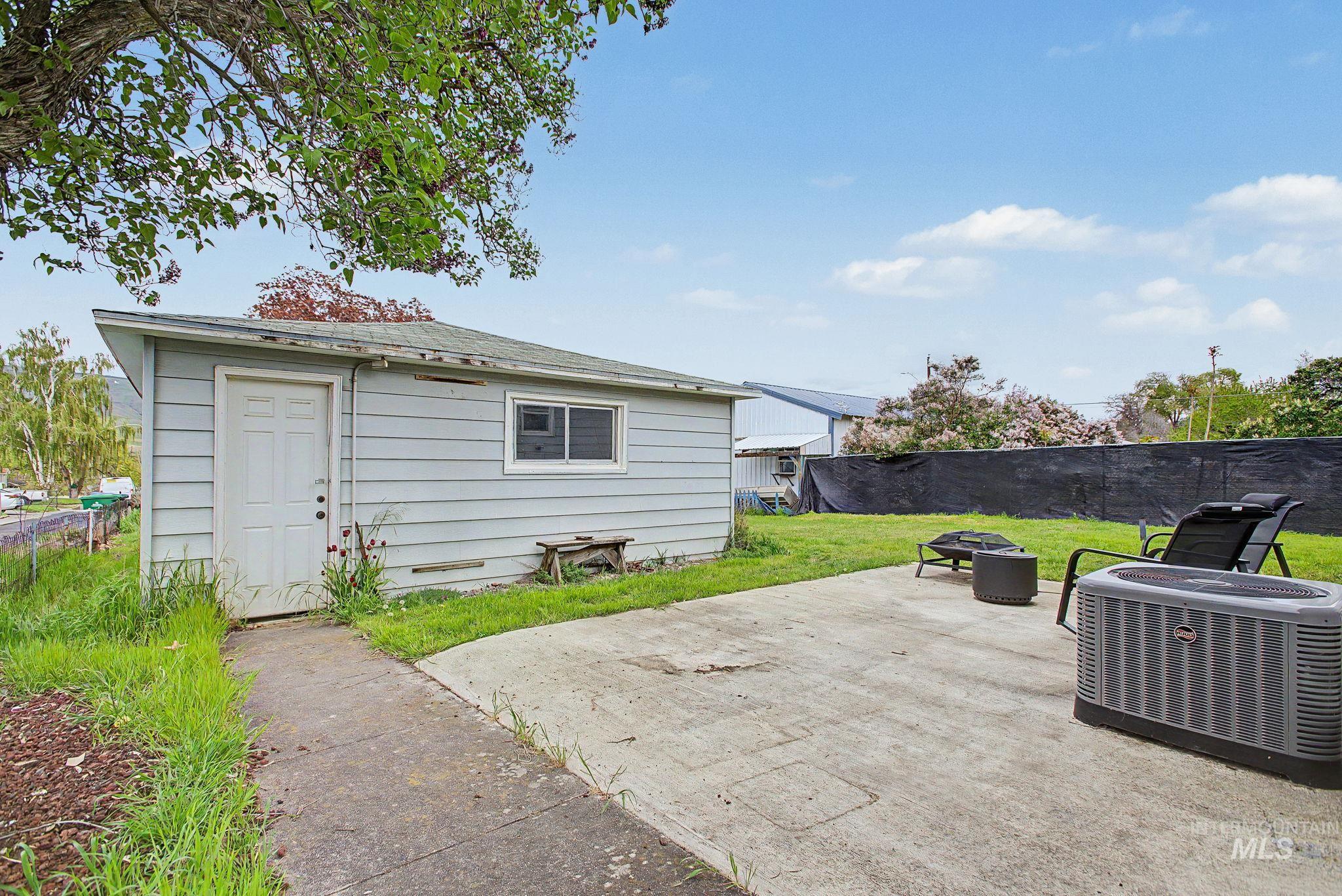 2325 8th Avenue, Lewiston, Idaho 83501, 3 Bedrooms, 1.5 Bathrooms, Residential For Sale, Price $325,000, 98983848