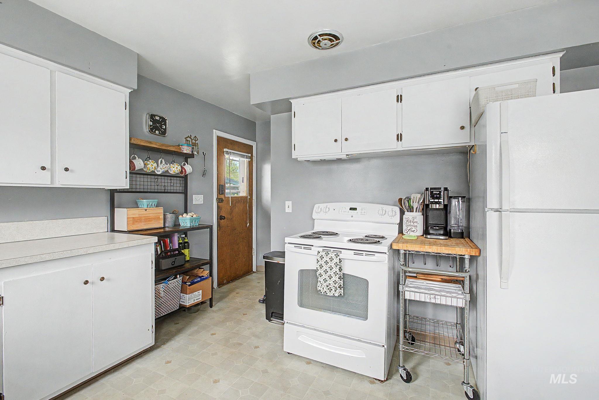 2325 8th Avenue, Lewiston, Idaho 83501, 3 Bedrooms, 1.5 Bathrooms, Residential For Sale, Price $325,000, 98983848