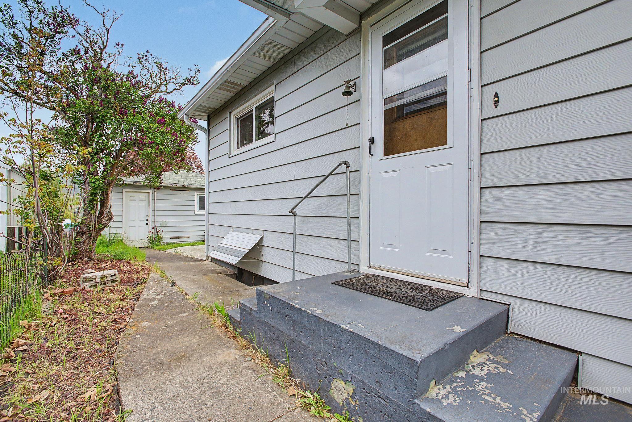 2325 8th Avenue, Lewiston, Idaho 83501, 3 Bedrooms, 1.5 Bathrooms, Residential For Sale, Price $314,900, 98983848