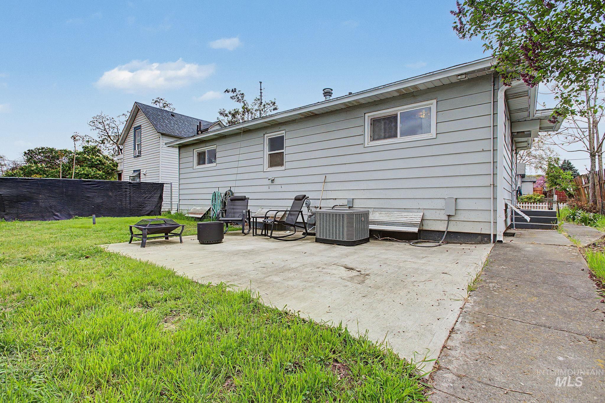 2325 8th Avenue, Lewiston, Idaho 83501, 3 Bedrooms, 1.5 Bathrooms, Residential For Sale, Price $325,000, 98983848