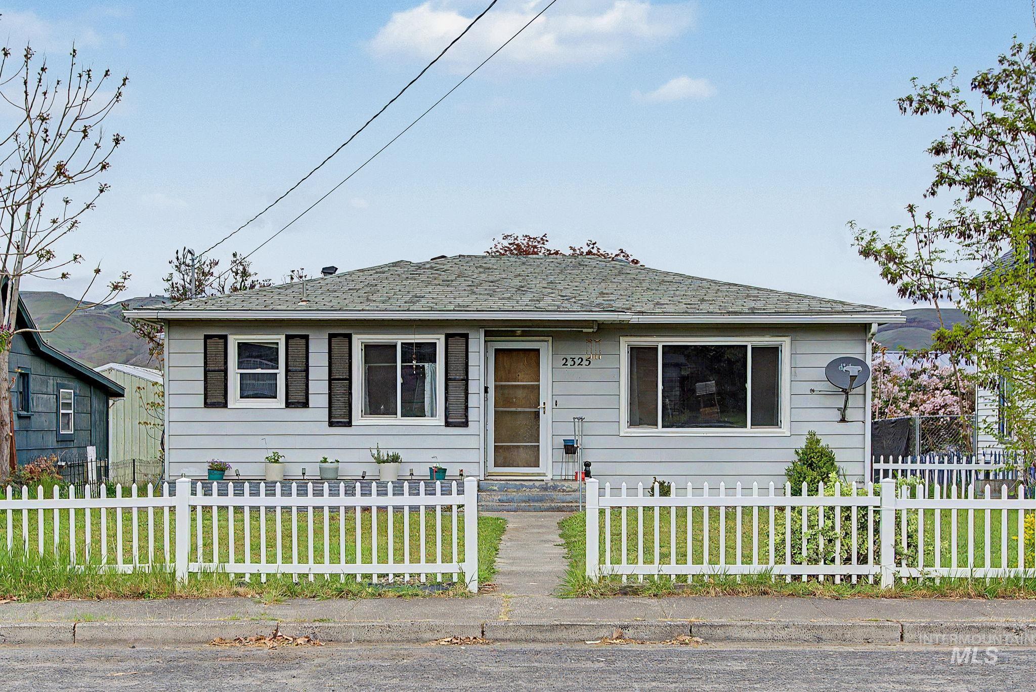 2325 8th Avenue, Lewiston, Idaho 83501, 3 Bedrooms, 1.5 Bathrooms, Residential For Sale, Price $314,900, 98983848