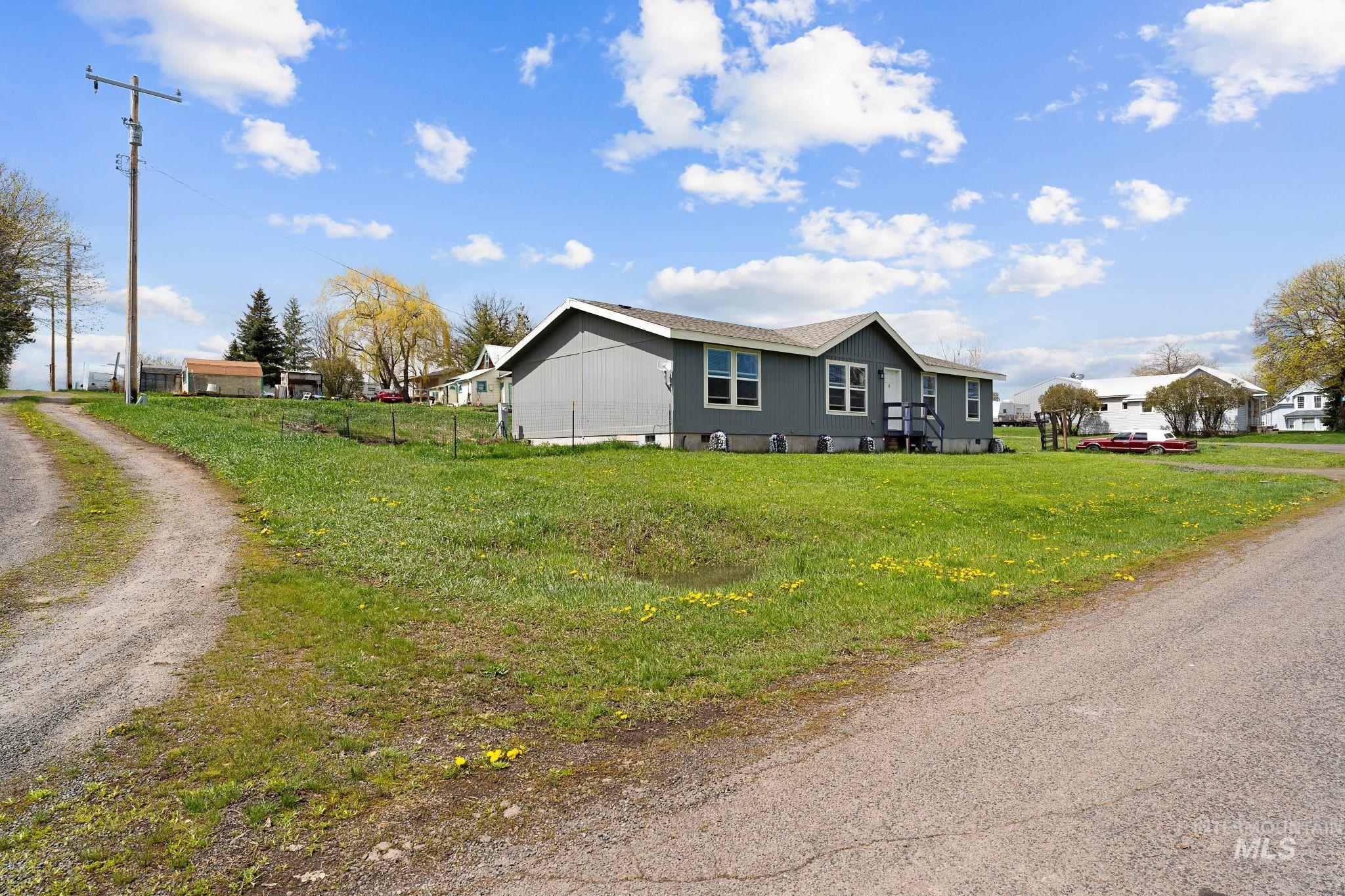 302 3rd Ave, Craigmont, Idaho 83523, 3 Bedrooms, 2 Bathrooms, Residential For Sale, Price $295,000, 98983850