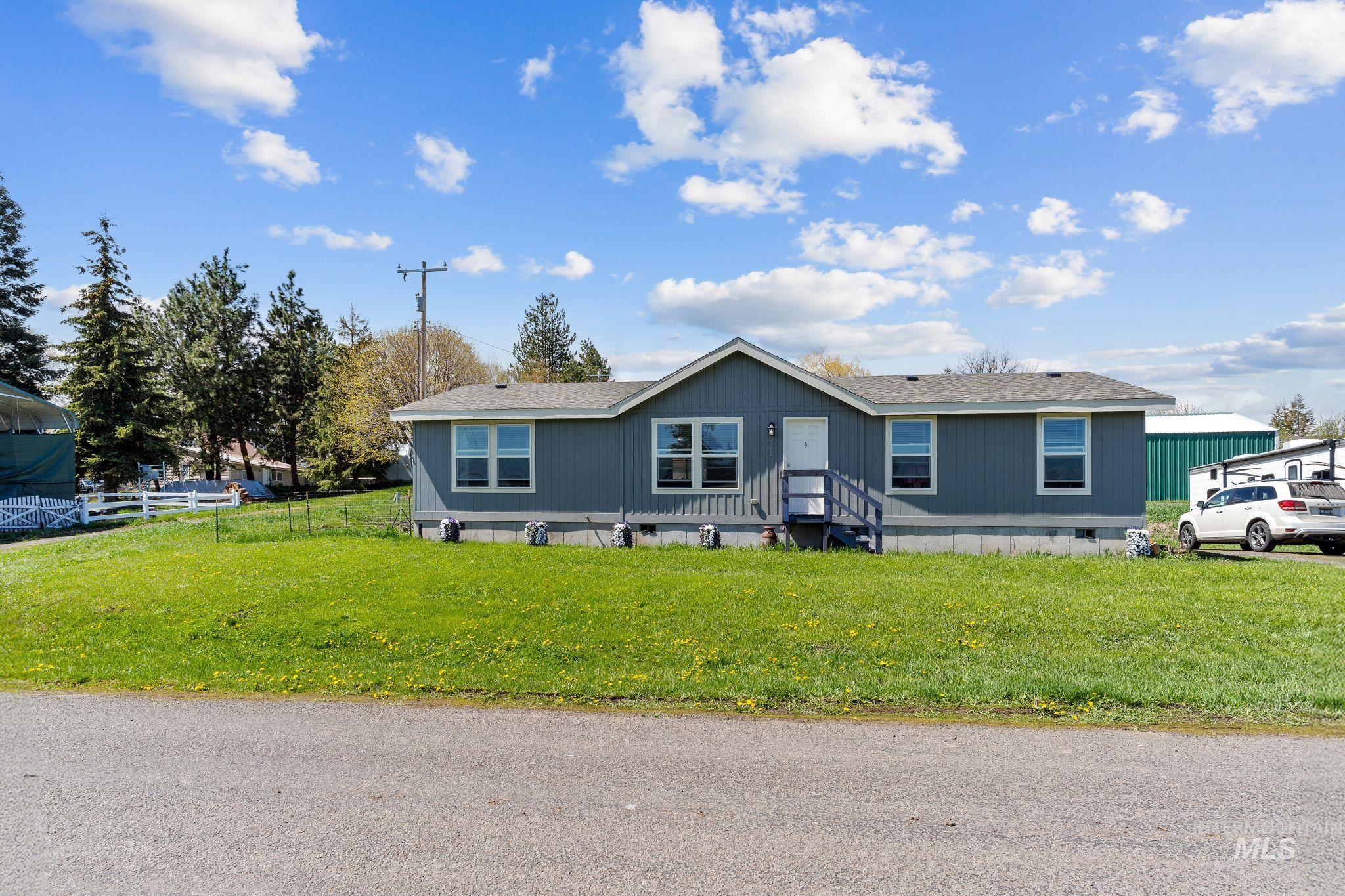 302 3rd Ave, Craigmont, Idaho 83523, 3 Bedrooms, 2 Bathrooms, Residential For Sale, Price $295,000, 98983850