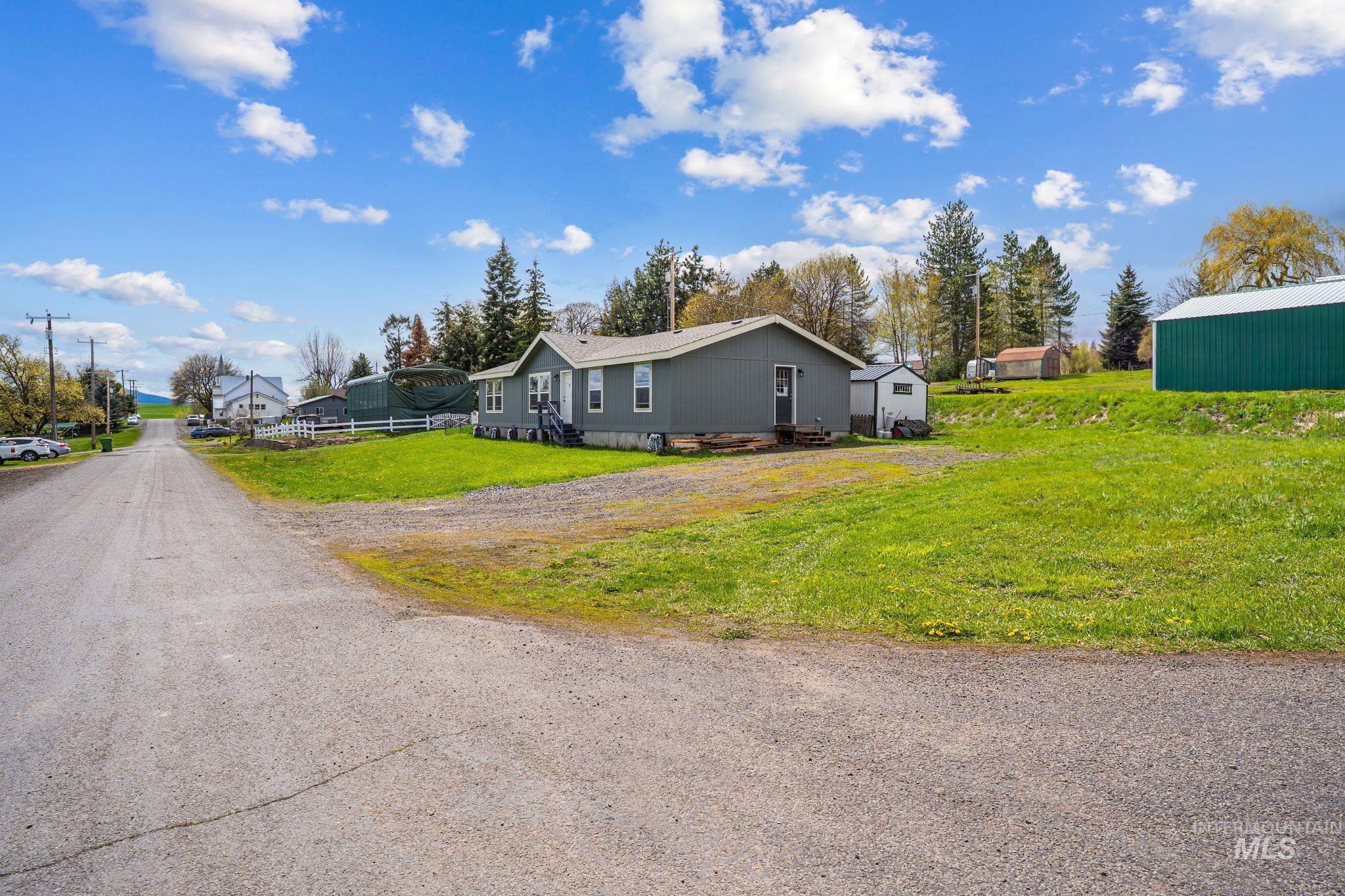 302 3rd Ave, Craigmont, Idaho 83523, 3 Bedrooms, 2 Bathrooms, Residential For Sale, Price $295,000, 98983850