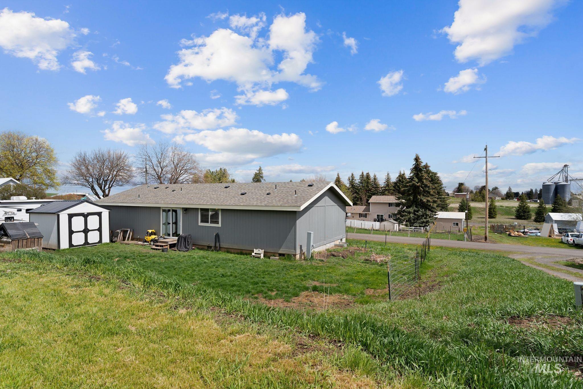302 3rd Ave, Craigmont, Idaho 83523, 3 Bedrooms, 2 Bathrooms, Residential For Sale, Price $295,000, 98983850