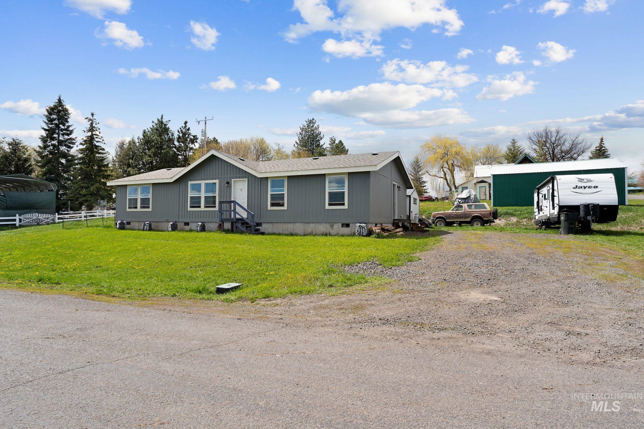 302 3rd Ave, Craigmont, Idaho 83523, 3 Bedrooms, 2 Bathrooms, Residential For Sale, Price $295,000, 98983850