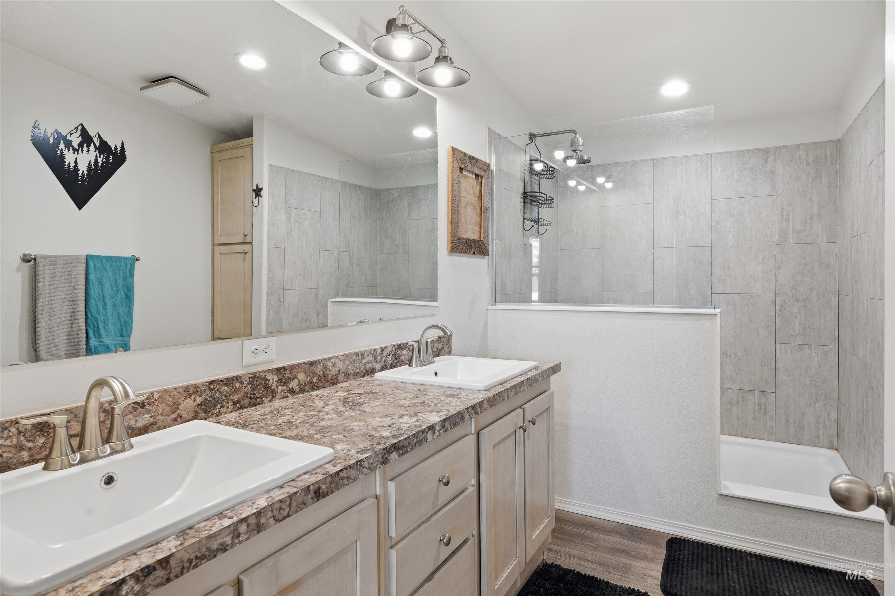 302 3rd Ave, Craigmont, Idaho 83523, 3 Bedrooms, 2 Bathrooms, Residential For Sale, Price $295,000, 98983850