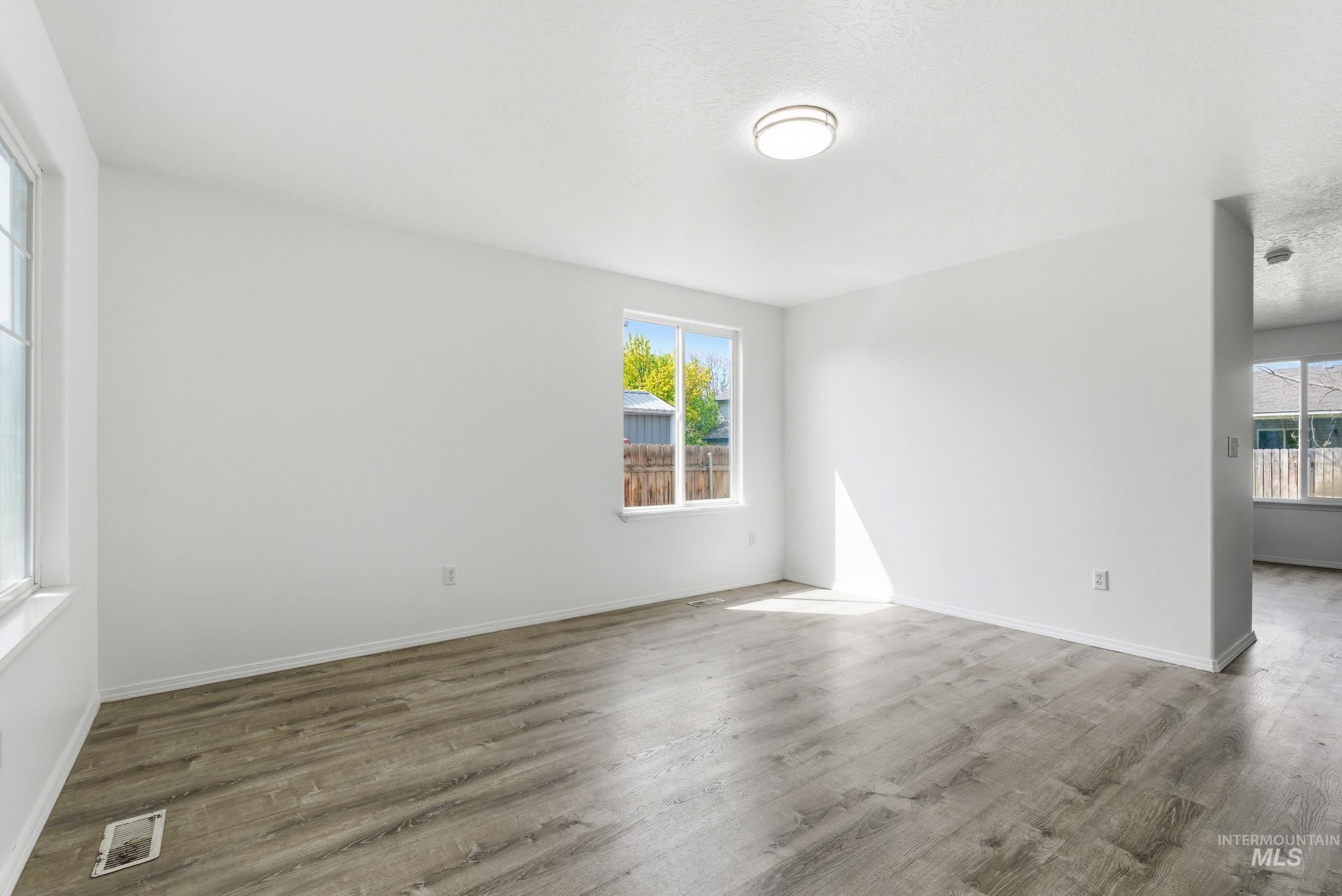 2200 W Lake Pointe Ct., Nampa, Idaho 83651, 4 Bedrooms, 3.5 Bathrooms, Residential For Sale, Price $429,900, 98983853