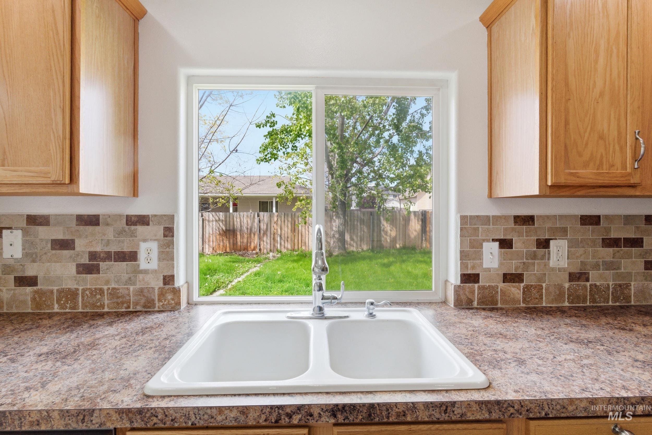 2200 W Lake Pointe Ct., Nampa, Idaho 83651, 4 Bedrooms, 3.5 Bathrooms, Residential For Sale, Price $429,900, 98983853