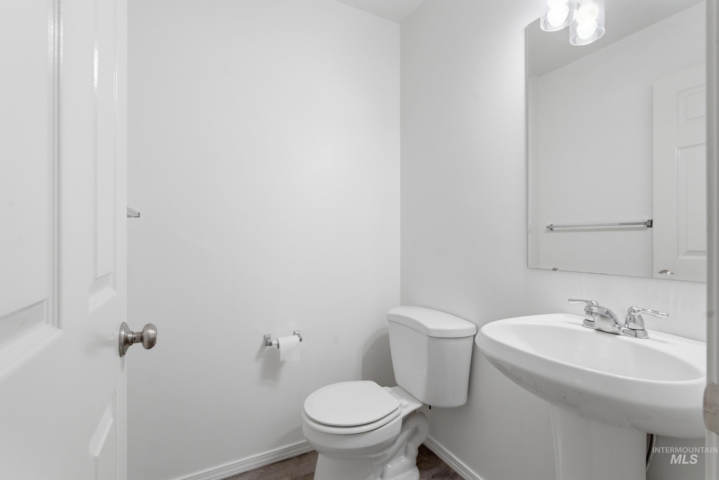 2200 W Lake Pointe Ct., Nampa, Idaho 83651, 4 Bedrooms, 3.5 Bathrooms, Residential For Sale, Price $429,900, 98983853