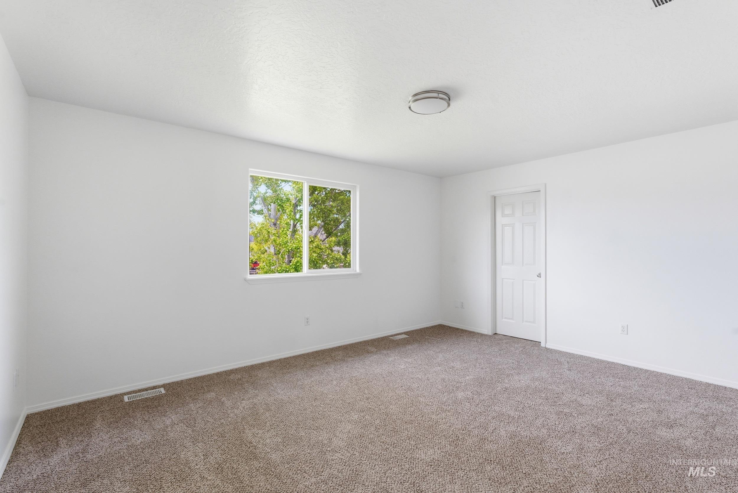 2200 W Lake Pointe Ct., Nampa, Idaho 83651, 4 Bedrooms, 3.5 Bathrooms, Residential For Sale, Price $429,900, 98983853