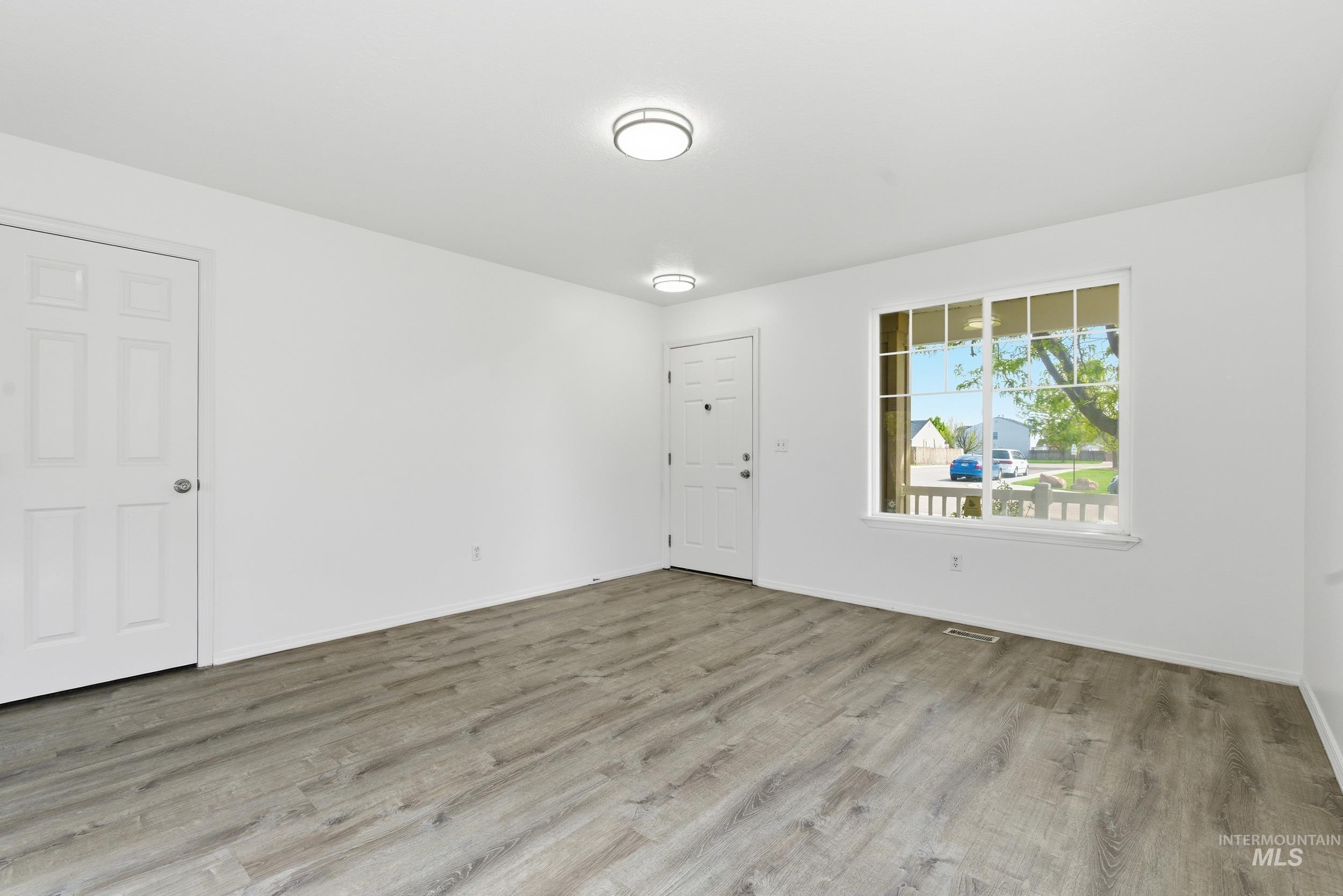 2200 W Lake Pointe Ct., Nampa, Idaho 83651, 4 Bedrooms, 3.5 Bathrooms, Residential For Sale, Price $429,900, 98983853