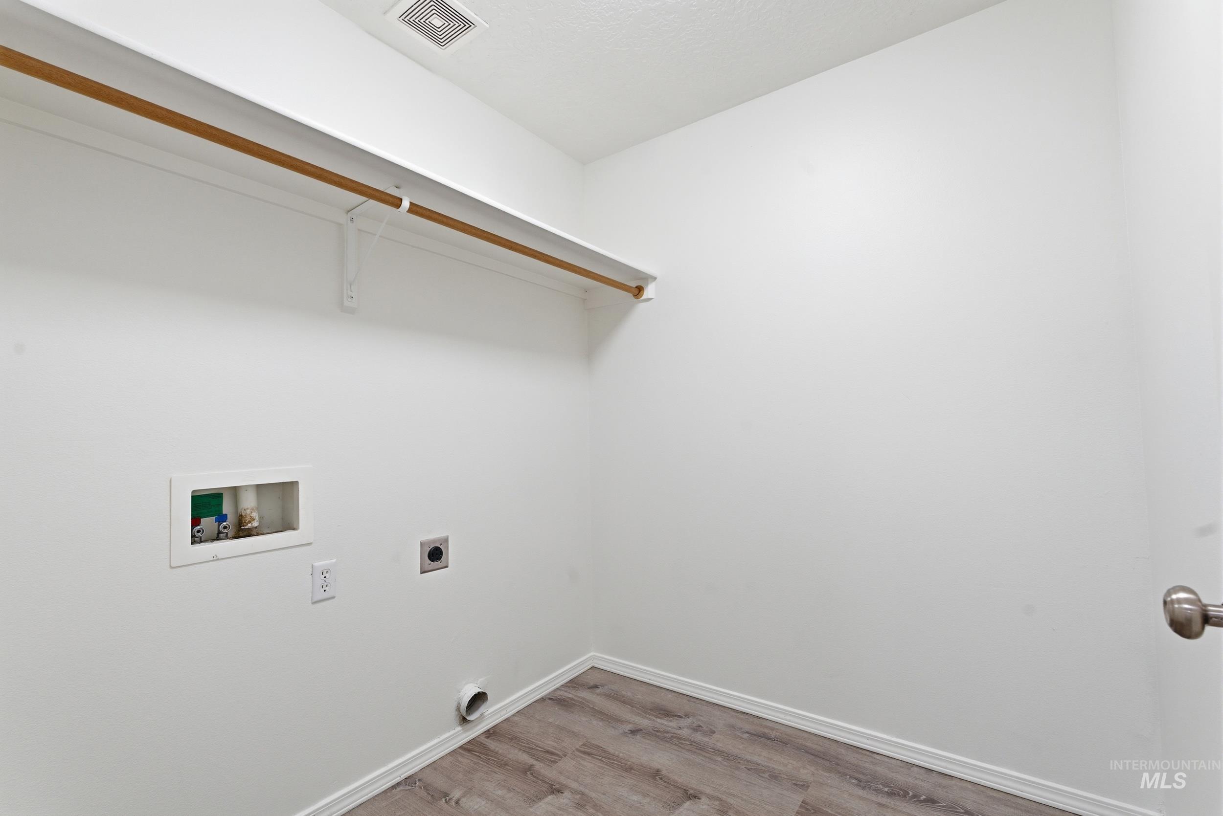 2200 W Lake Pointe Ct., Nampa, Idaho 83651, 4 Bedrooms, 3.5 Bathrooms, Residential For Sale, Price $429,900, 98983853