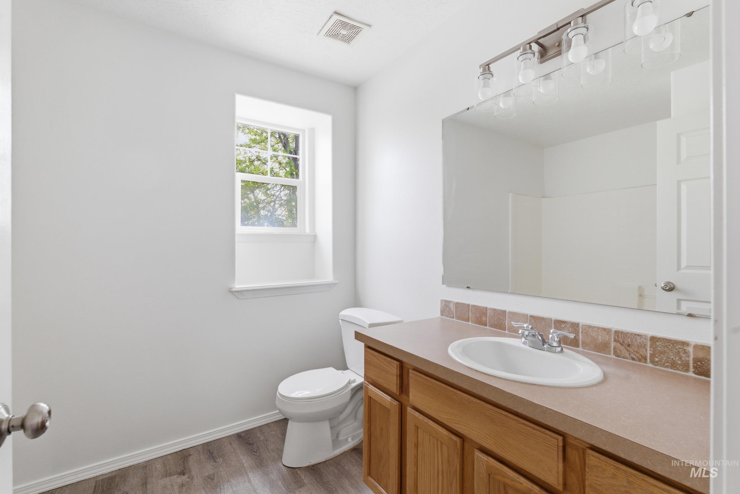 2200 W Lake Pointe Ct., Nampa, Idaho 83651, 4 Bedrooms, 3.5 Bathrooms, Residential For Sale, Price $429,900, 98983853