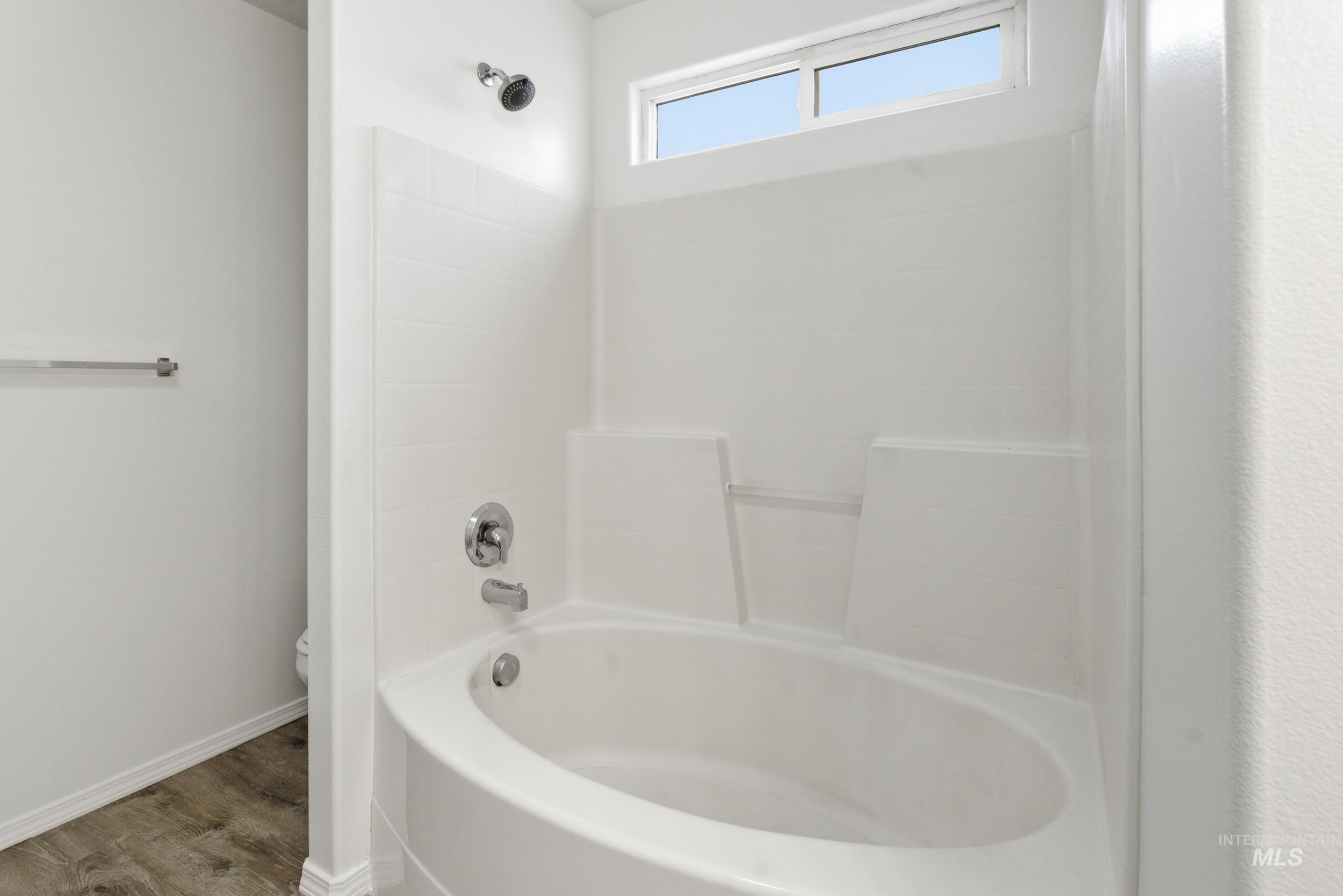 2200 W Lake Pointe Ct., Nampa, Idaho 83651, 4 Bedrooms, 3.5 Bathrooms, Residential For Sale, Price $429,900, 98983853