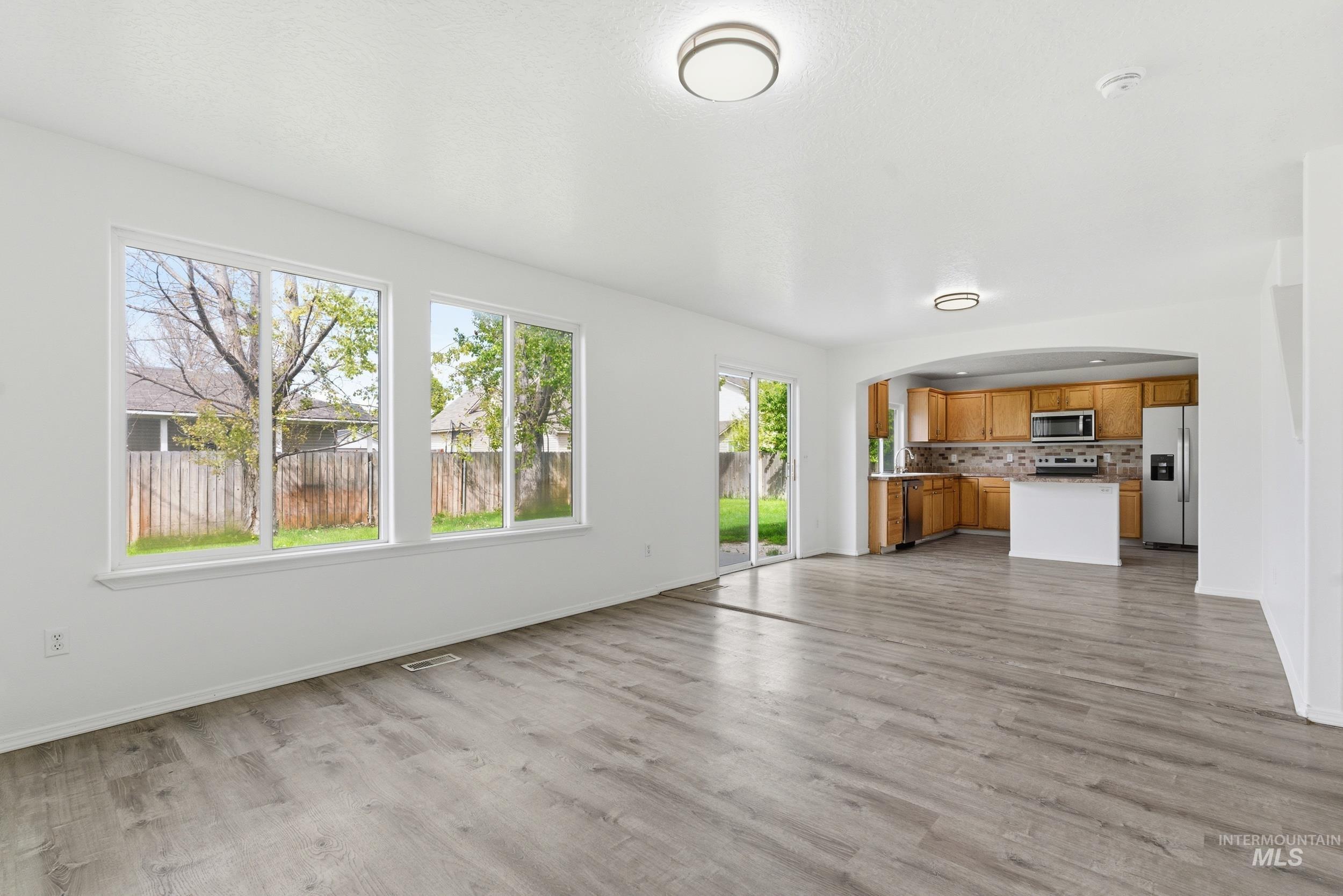 2200 W Lake Pointe Ct., Nampa, Idaho 83651, 4 Bedrooms, 3.5 Bathrooms, Residential For Sale, Price $429,900, 98983853