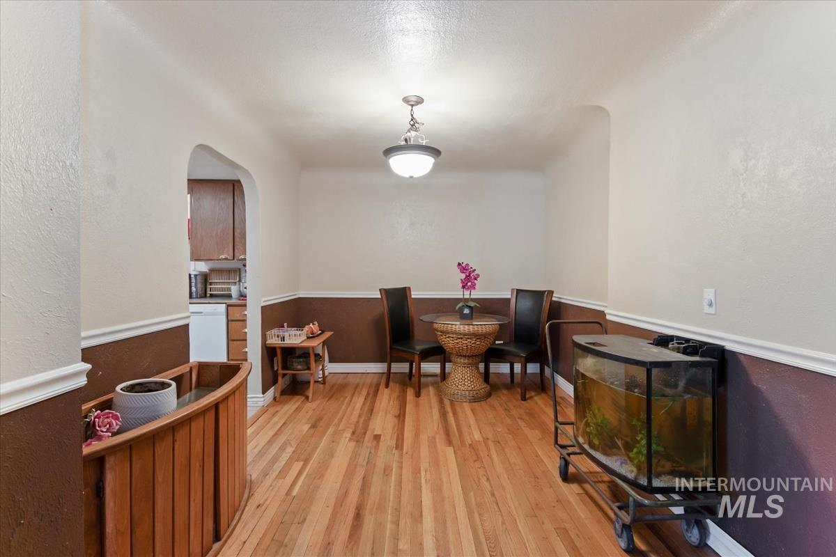 1320 S Holly, Nampa, Idaho 83686, 3 Bedrooms, 1.5 Bathrooms, Residential Income For Sale, Price $449,900,MLS 98983854