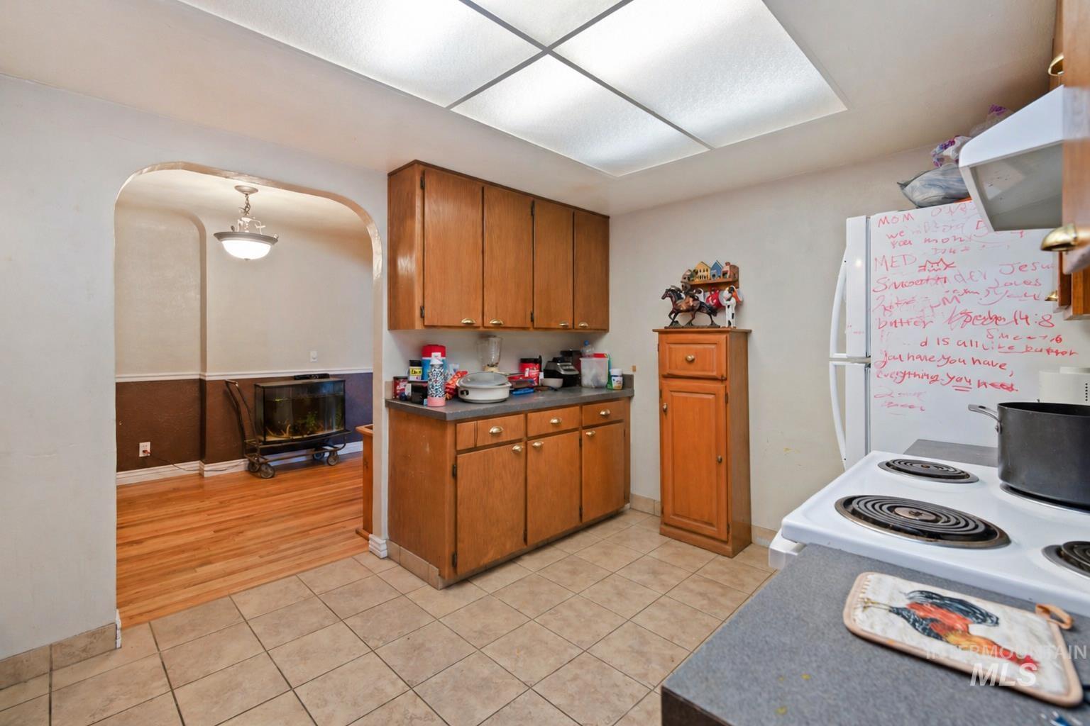 1320 S Holly, Nampa, Idaho 83686, 3 Bedrooms, 1.5 Bathrooms, Residential Income For Sale, Price $449,900,MLS 98983854