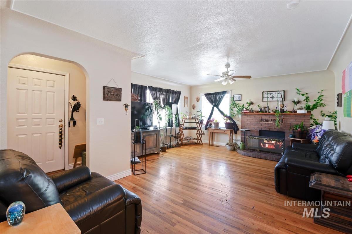 1320 S Holly, Nampa, Idaho 83686, 3 Bedrooms, 1.5 Bathrooms, Residential Income For Sale, Price $449,900,MLS 98983854