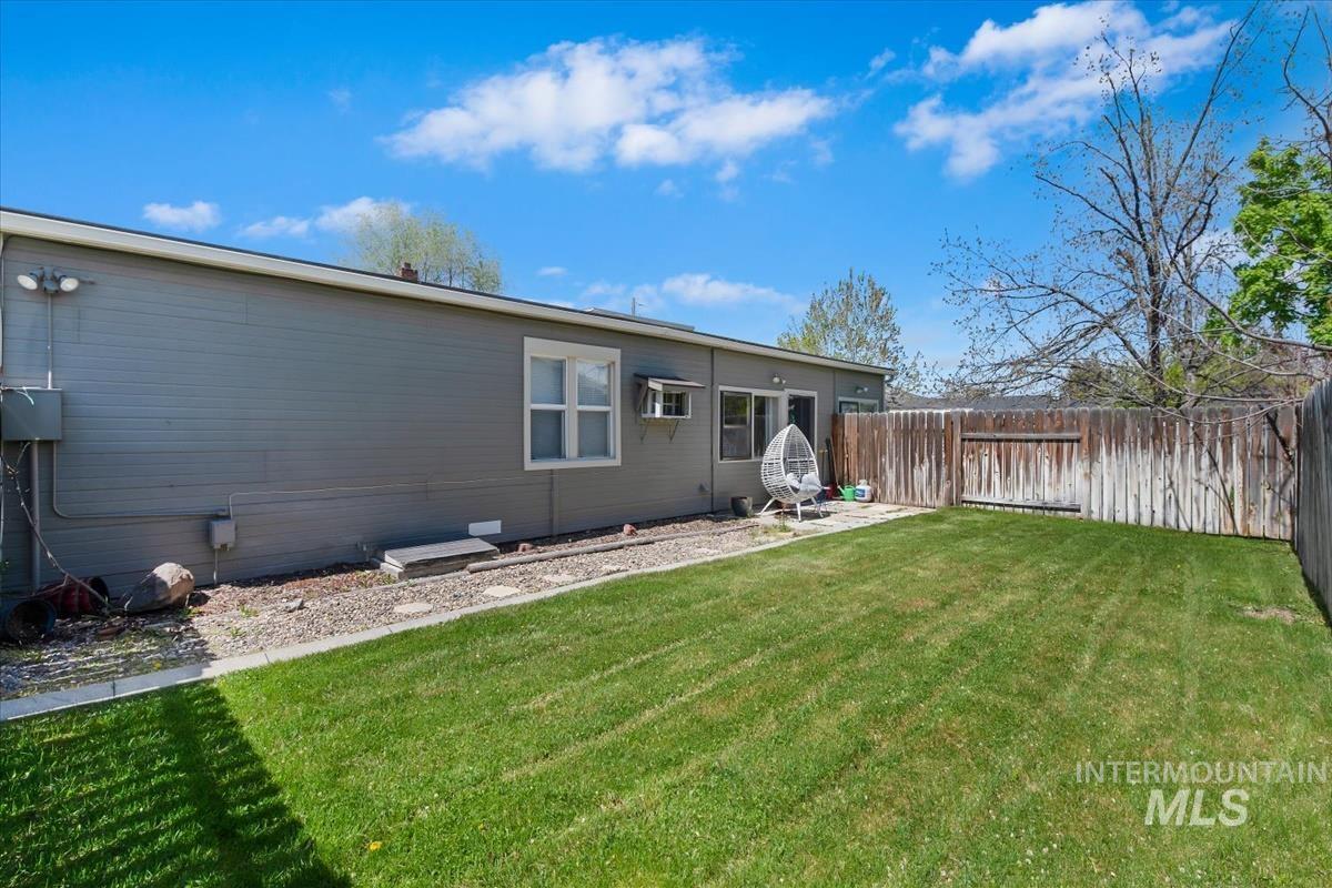 1320 S Holly, Nampa, Idaho 83686, 3 Bedrooms, 1.5 Bathrooms, Residential Income For Sale, Price $449,900,MLS 98983854