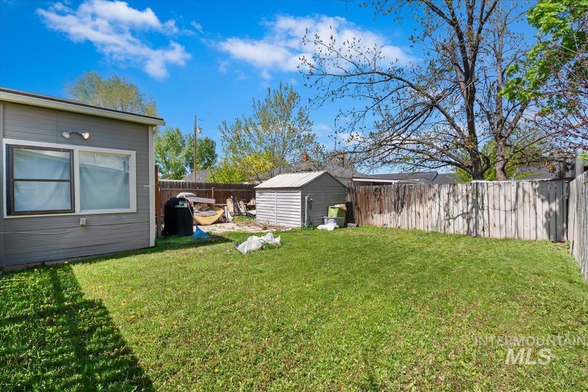 1320 S Holly, Nampa, Idaho 83686, 3 Bedrooms, 1.5 Bathrooms, Residential Income For Sale, Price $449,900,MLS 98983854