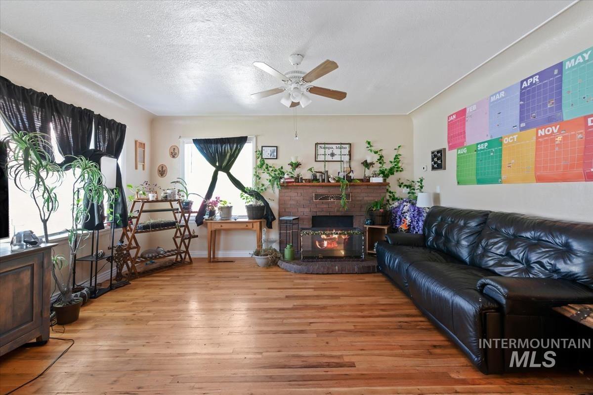 1320 S Holly, Nampa, Idaho 83686, 3 Bedrooms, 1.5 Bathrooms, Residential Income For Sale, Price $449,900,MLS 98983854