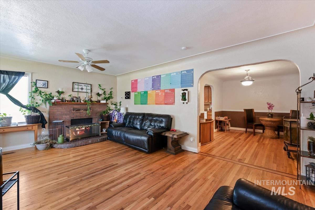 1320 S Holly, Nampa, Idaho 83686, 3 Bedrooms, 1.5 Bathrooms, Residential Income For Sale, Price $449,900,MLS 98983854