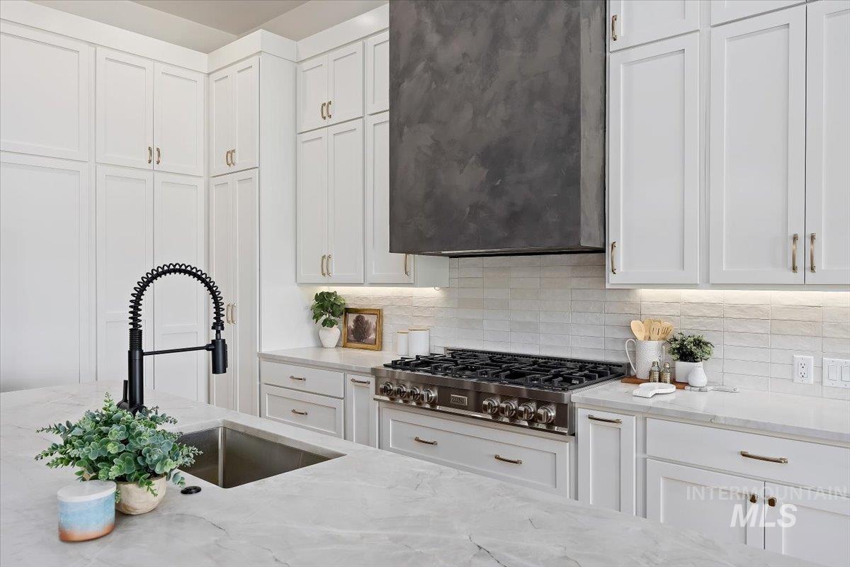 4244 N 2734 E, Twin Falls, Idaho 83301, 5 Bedrooms, 5 Bathrooms, Residential For Sale, Price $1,040,000, 98983855